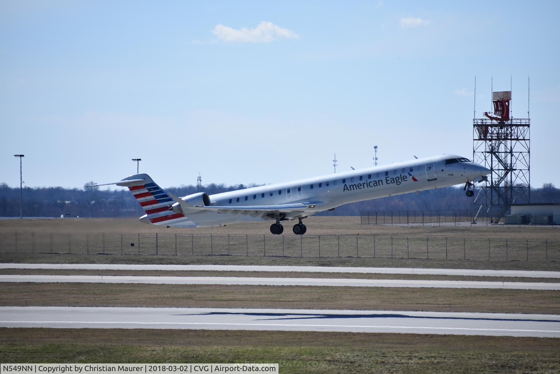 N549NN, 2014 Bombardier CRJ-900 (CL-600-2D24) C/N 15327, CRJ-900 take off