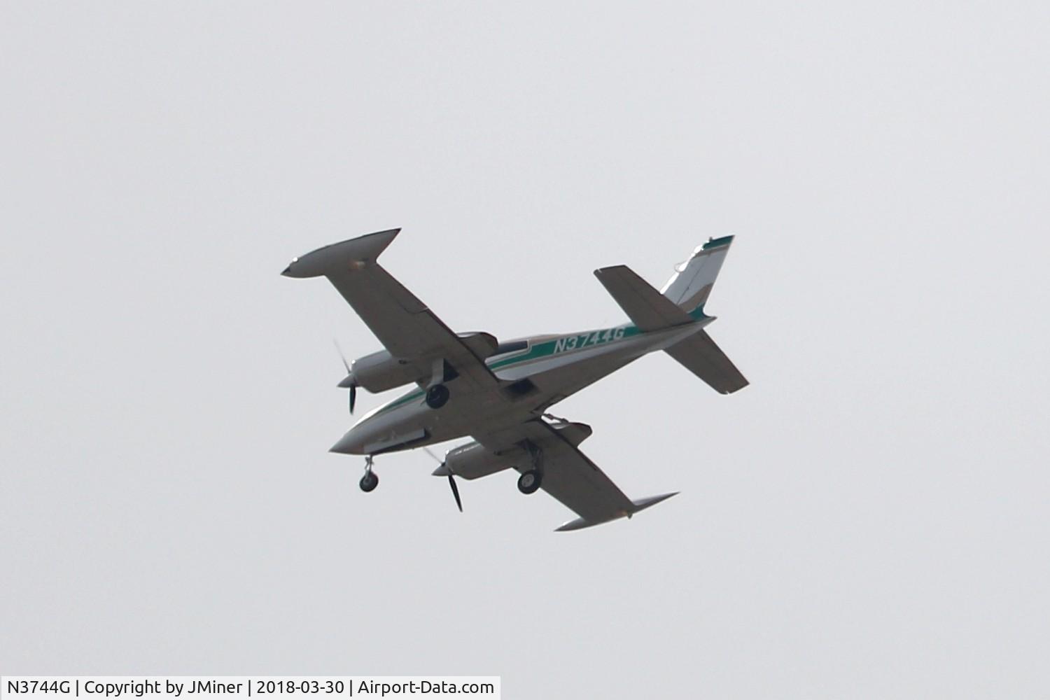 N3744G, 1977 Cessna 310R C/N 310R0909, Flying over Bartlett, IL.
