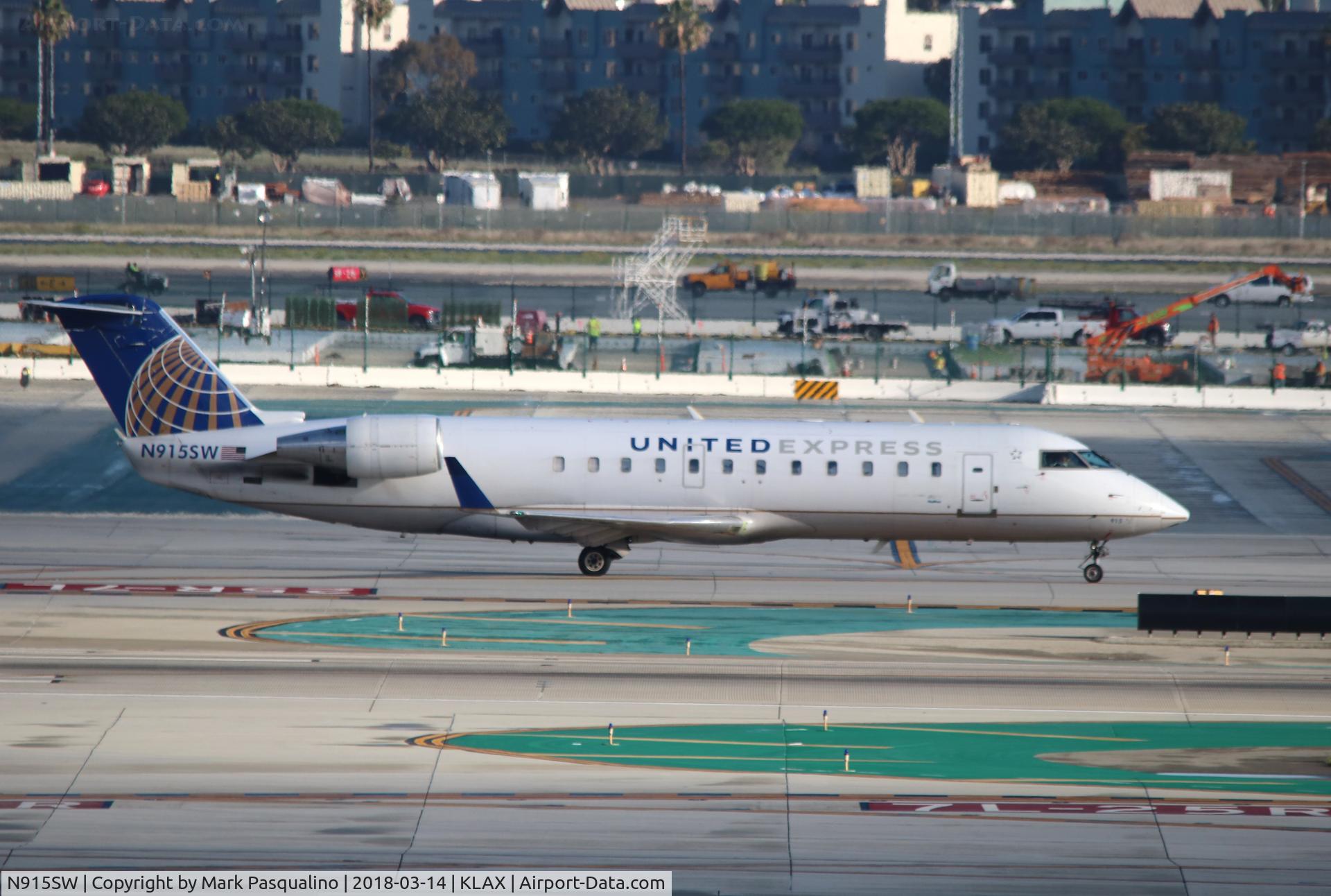 N915SW, 2002 Bombardier CRJ-200LR (CL-600-2B19) C/N 7615, CL-600-2B19