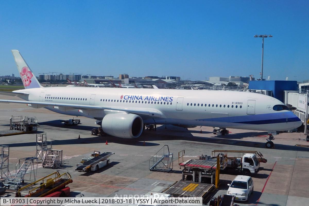 B-18903, 2016 Airbus A350-941 C/N 066, At Mascot