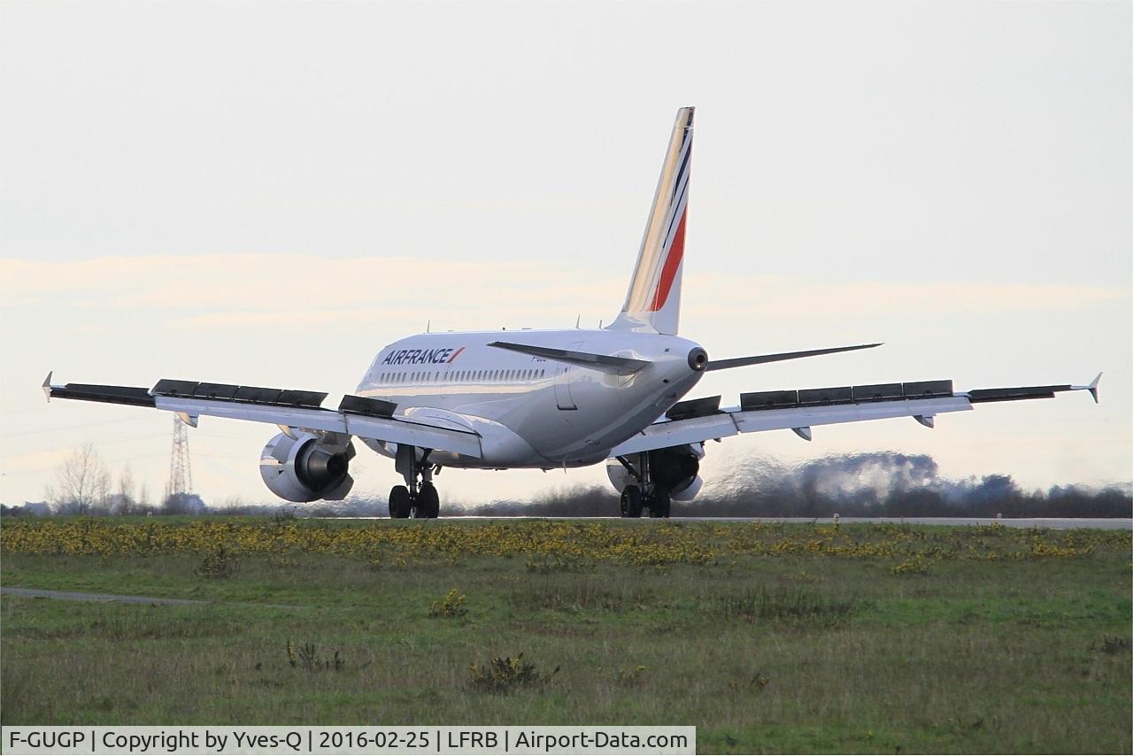 F-GUGP, 2006 Airbus A318-111 C/N 2967, Airbus A318-111, Reverse thrust landing rwy 25L, Brest-Bretagne Airport (LFRB-BES)