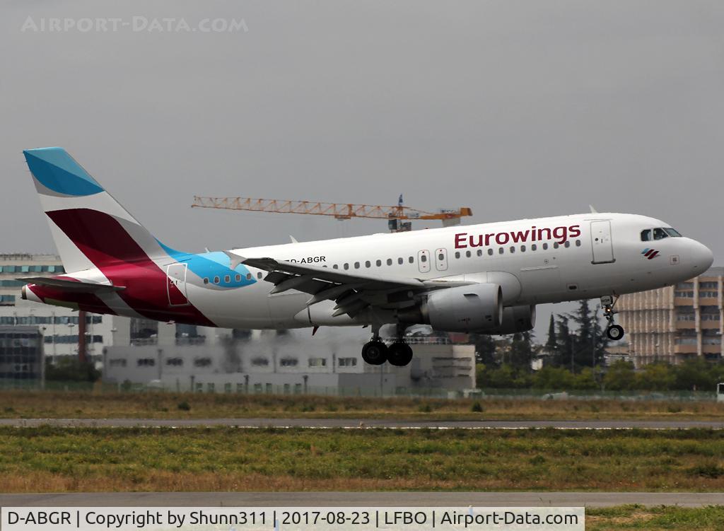 D-ABGR, 2008 Airbus A319-112 C/N 3704, Landing rwy 32R