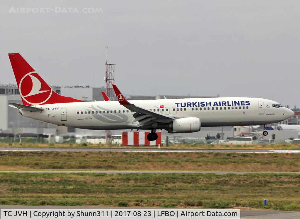 TC-JVH, 2015 Boeing 737-8F2 C/N 60012, Landing rwy 32R