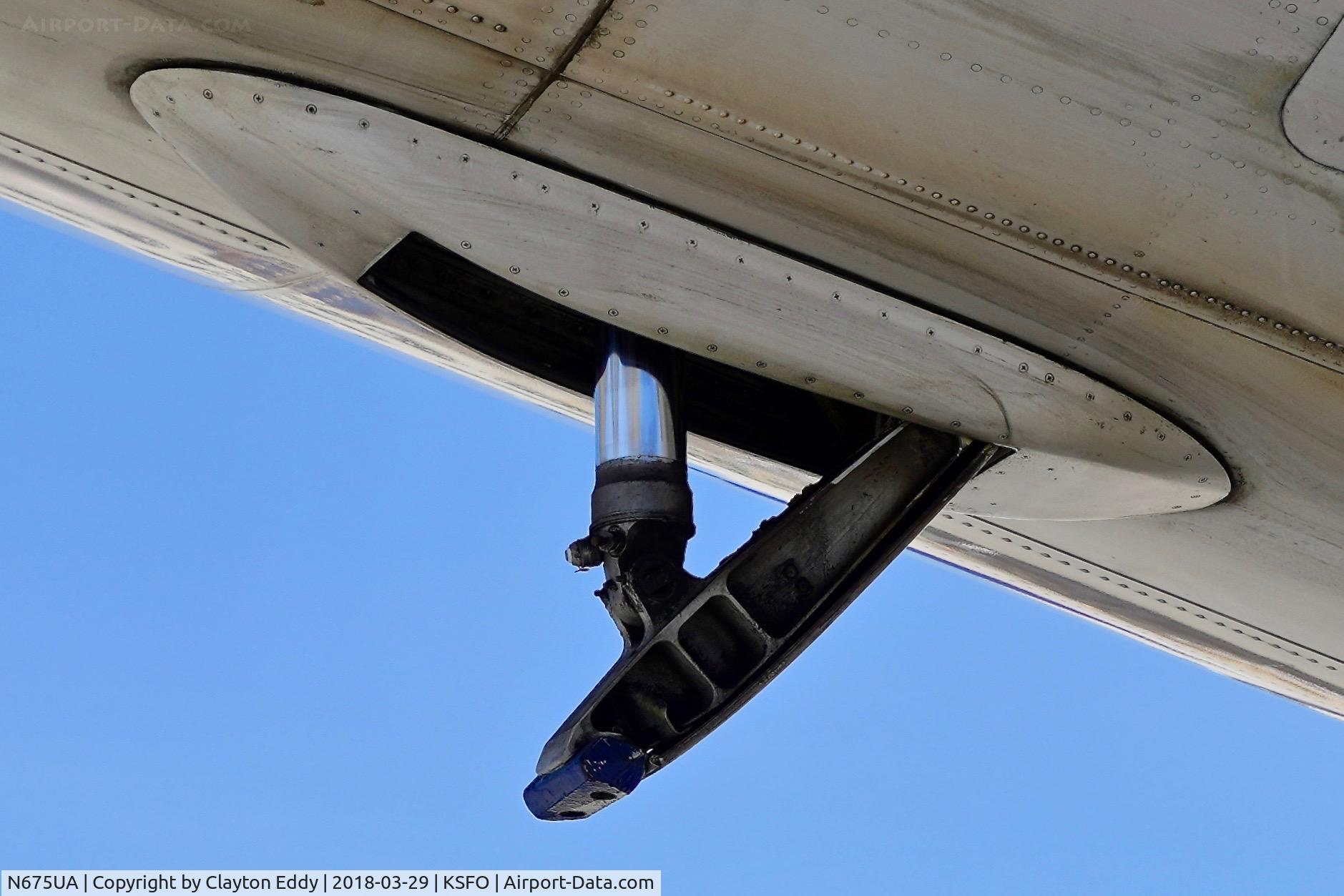N675UA, 2000 Boeing 767-322 C/N 29243, Tail skid. SFO. 2018.