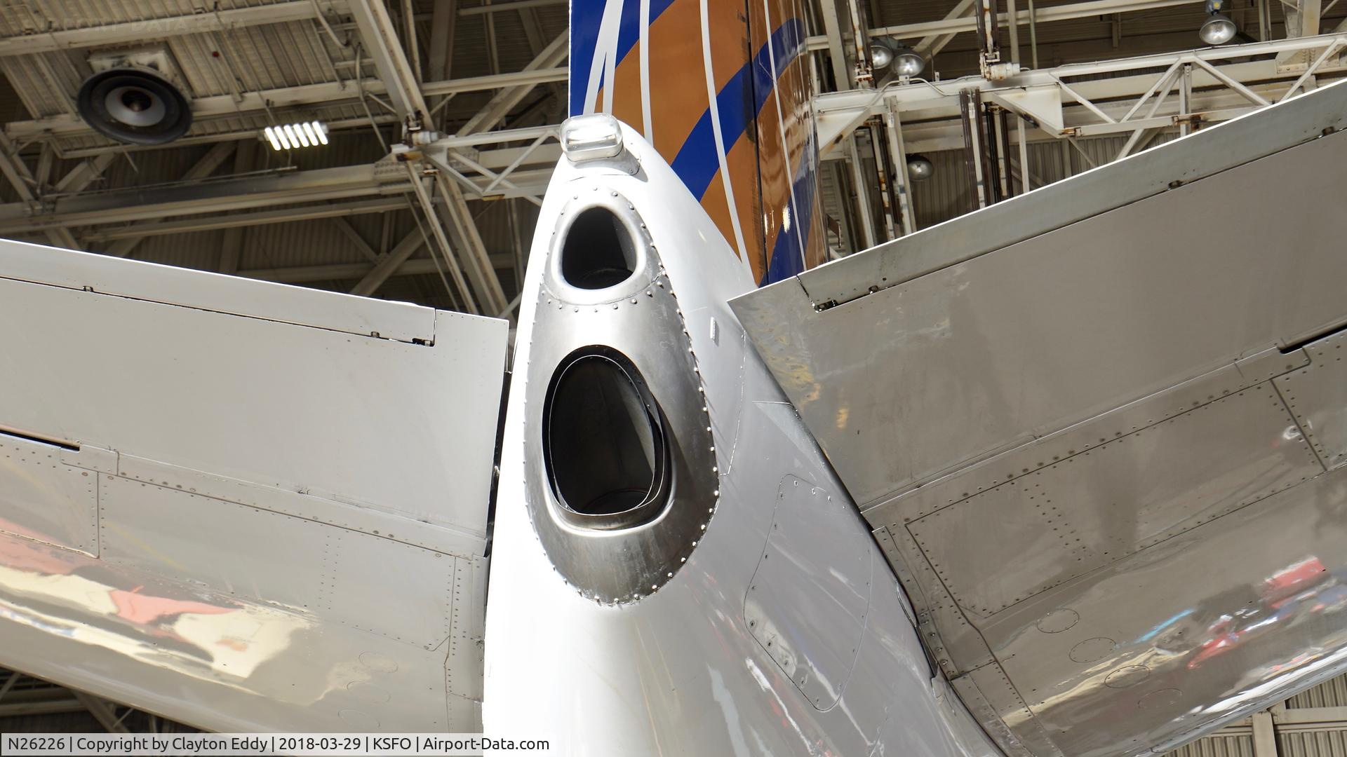 N26226, 1998 Boeing 737-824 C/N 28935, Winglet. SFO. 2018.