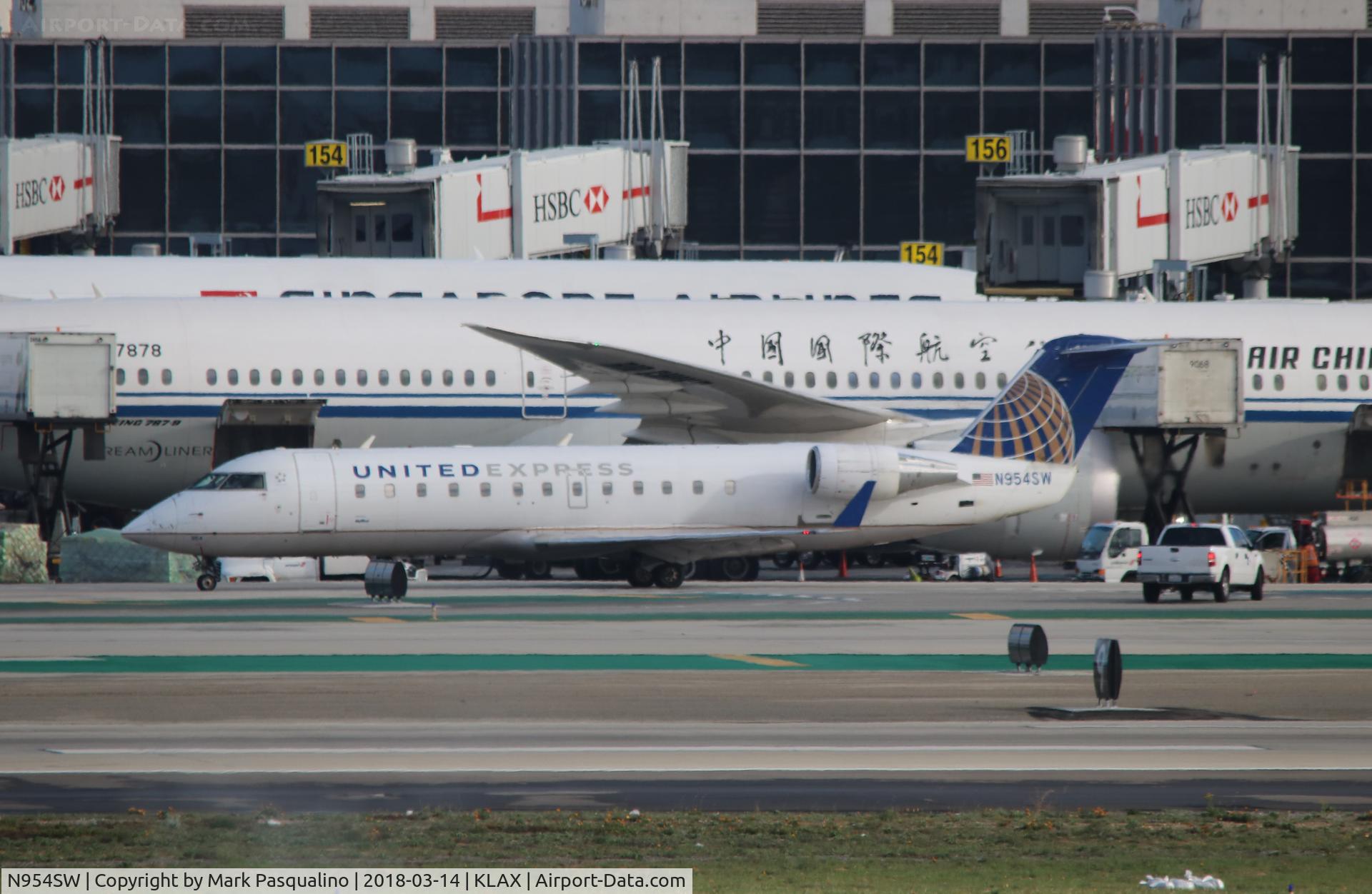 N954SW, 2003 Bombardier CRJ-200LR (CL-600-2B19) C/N 7815, CL-600-2B19