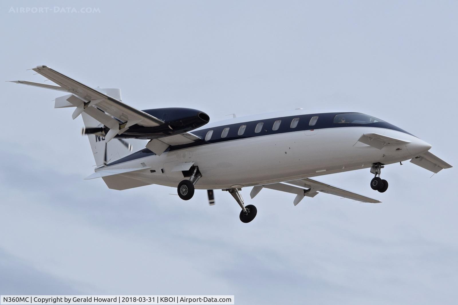N360MC, 2006 Piaggio P-180 Avanti II C/N 1119, Landing RWY 10R.