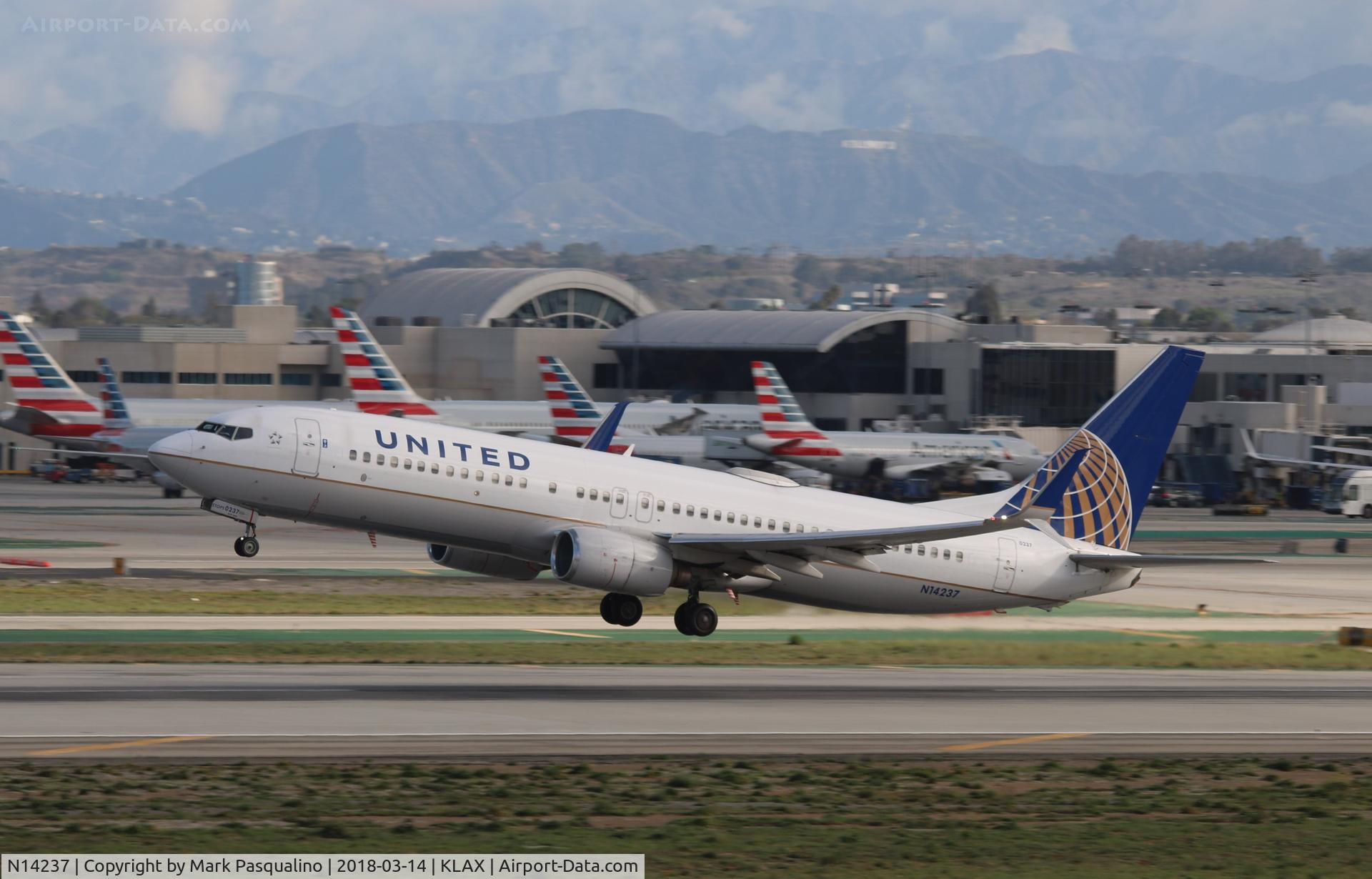 N14237, 1999 Boeing 737-824 C/N 28802, Boeing 737-800