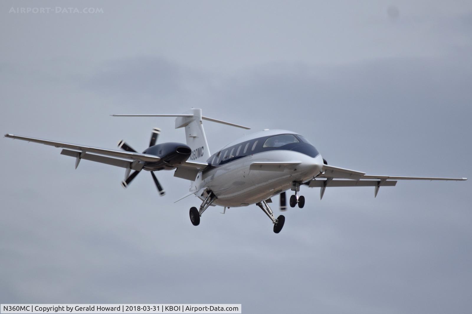 N360MC, 2006 Piaggio P-180 Avanti II C/N 1119, On approach to RWY 10R.
