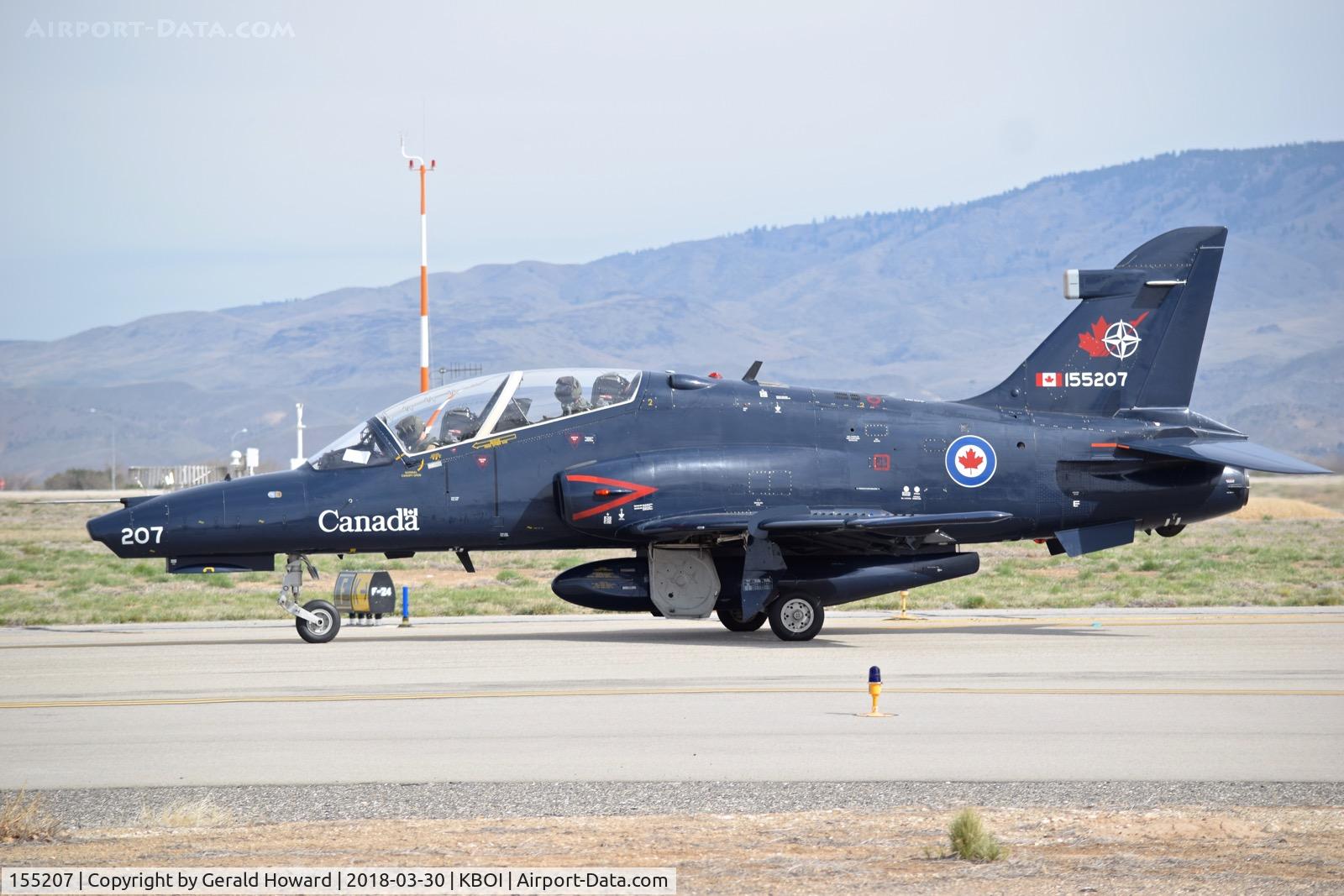 155207, 2000 BAE Systems CT-155 Hawk C/N IT015/701, Taxing to RWY 10R.  No.2 CFFTS, Moose Jaw, Saskatchewan, Canada.