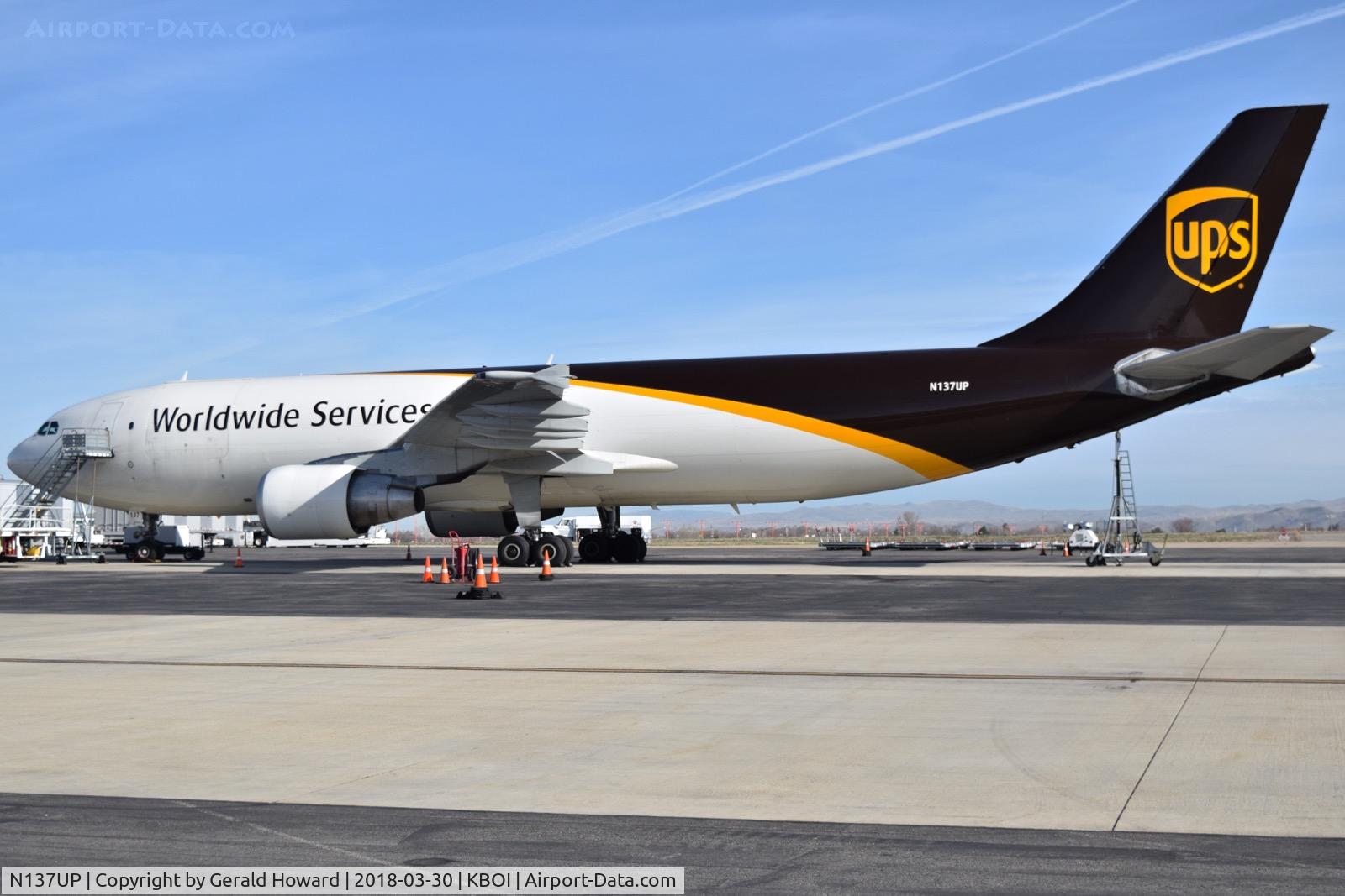 N137UP, 2001 Airbus A300F4-622R C/N 820, Parked on the UPS ramp.