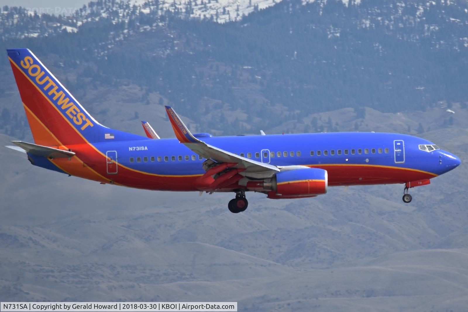 N731SA, 1999 Boeing 737-7H4 C/N 27863, Landing RWY 10L.