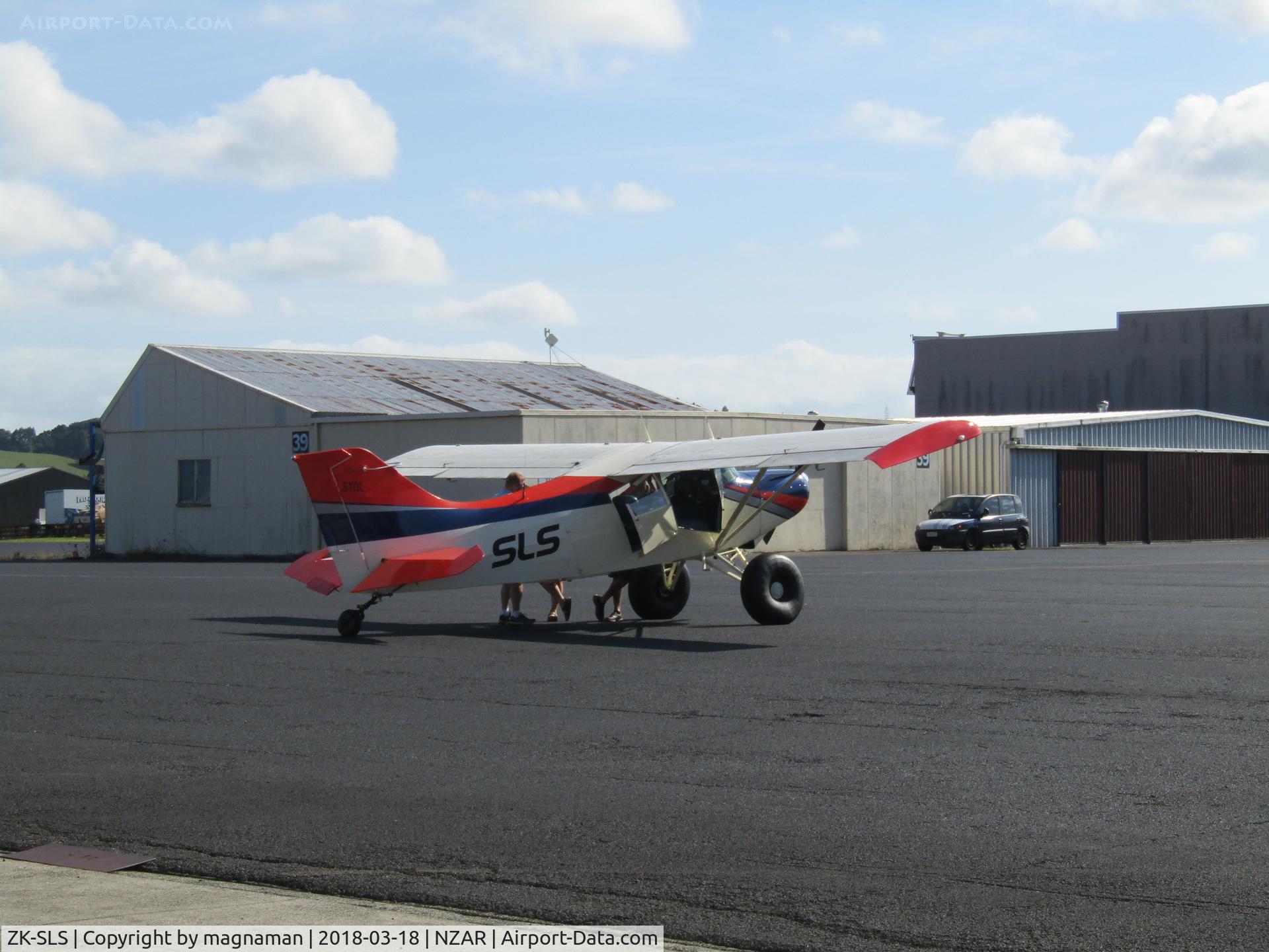 ZK-SLS, Maule M-5-210C Strata Rocket C/N 6188C, re-fuelling