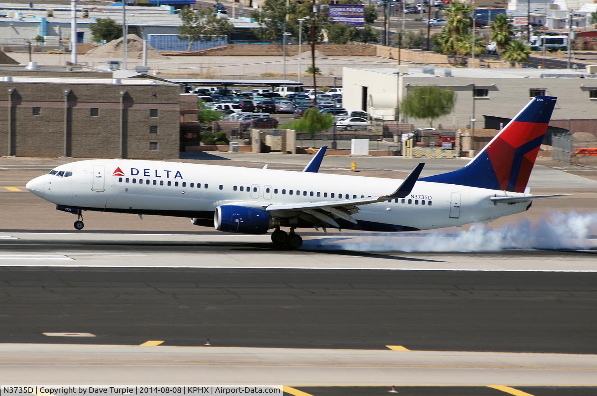 N3735D, 2000 Boeing 737-832 C/N 30381, No comment.