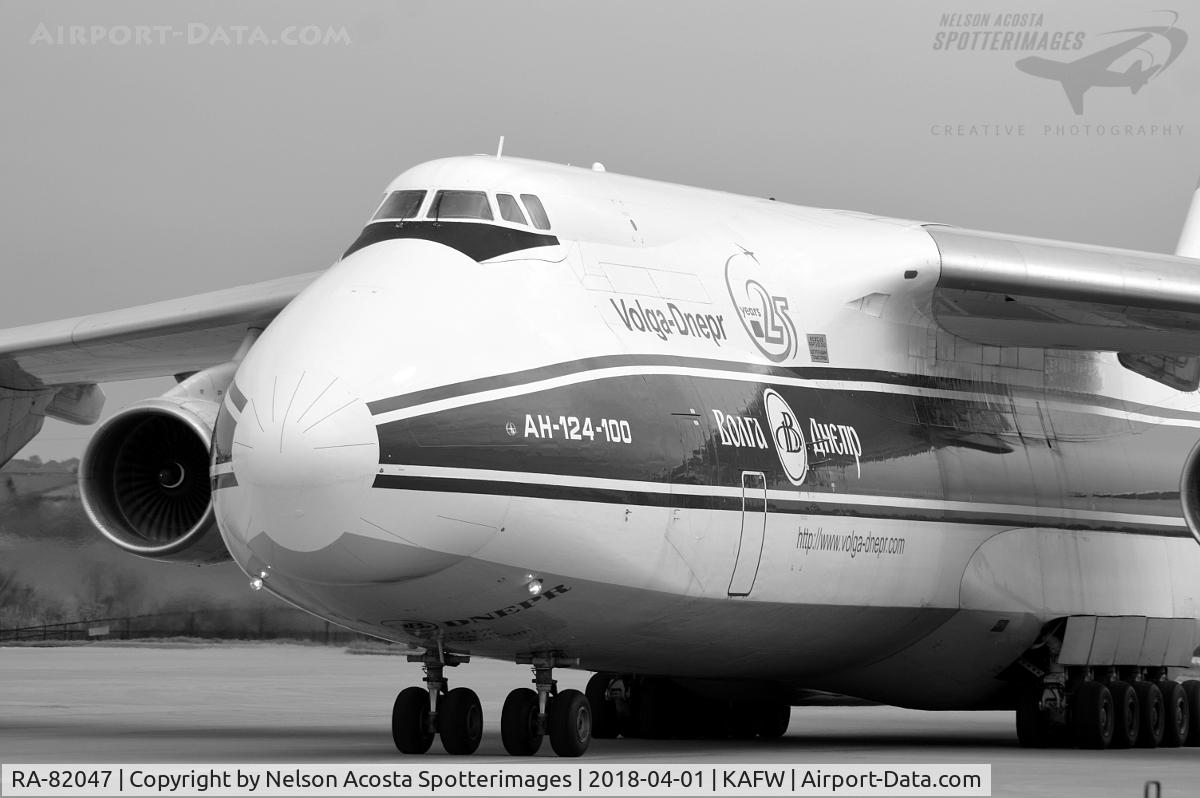RA-82047, 1992 Antonov An-124-100 Ruslan C/N 9773053259121/0701, Interesting Visitor to KAFW to pick up helicopter goods.