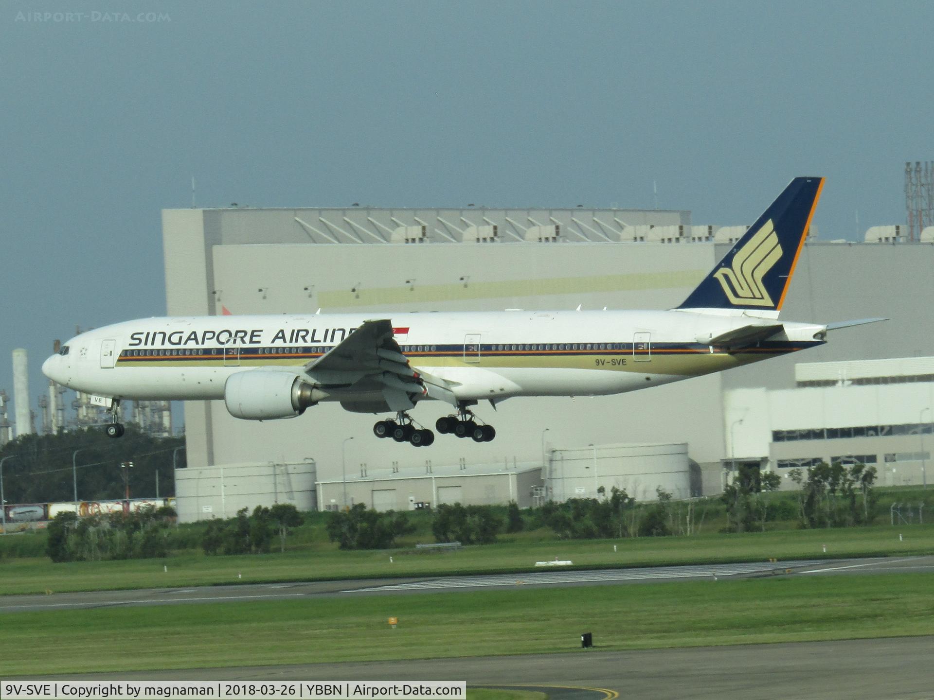 9V-SVE, 2001 Boeing 777-212/ER C/N 30870, landing at BNE