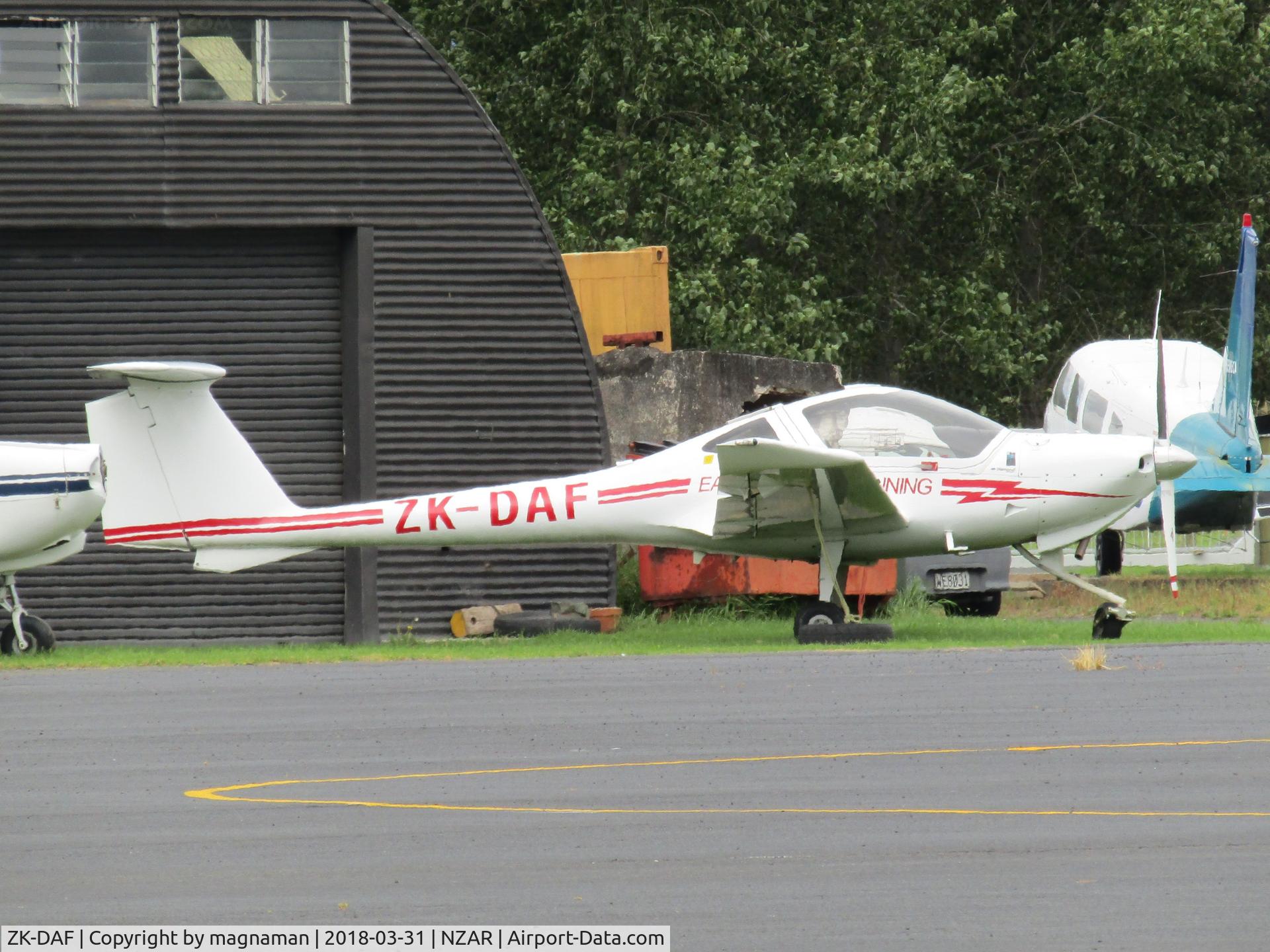 ZK-DAF, Diamond DA-20-C1 Eclipse C/N C0531, long range shot across apron