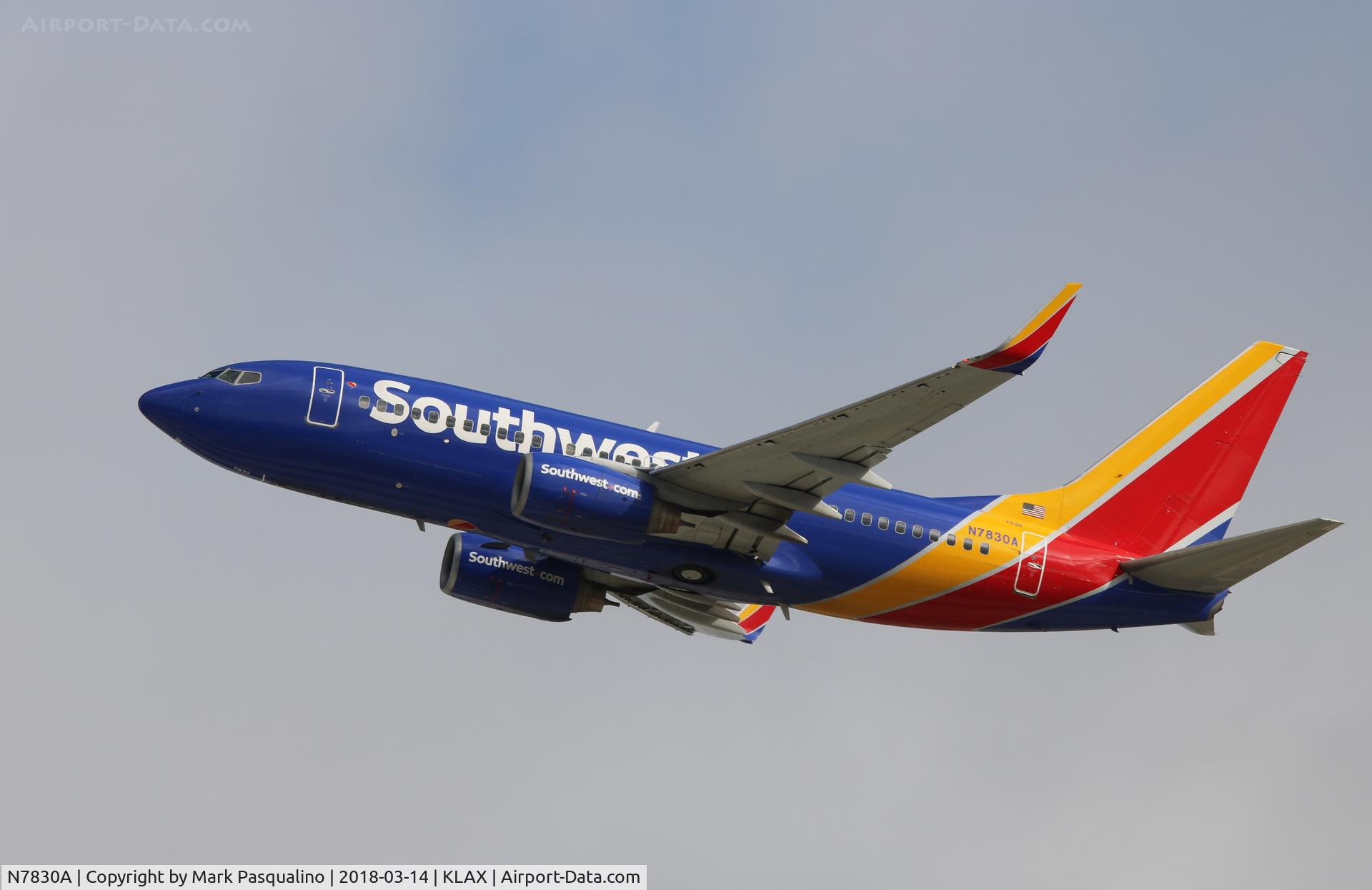 N7830A, 1999 Boeing 737-7L9 C/N 28008, Boeing 737-700