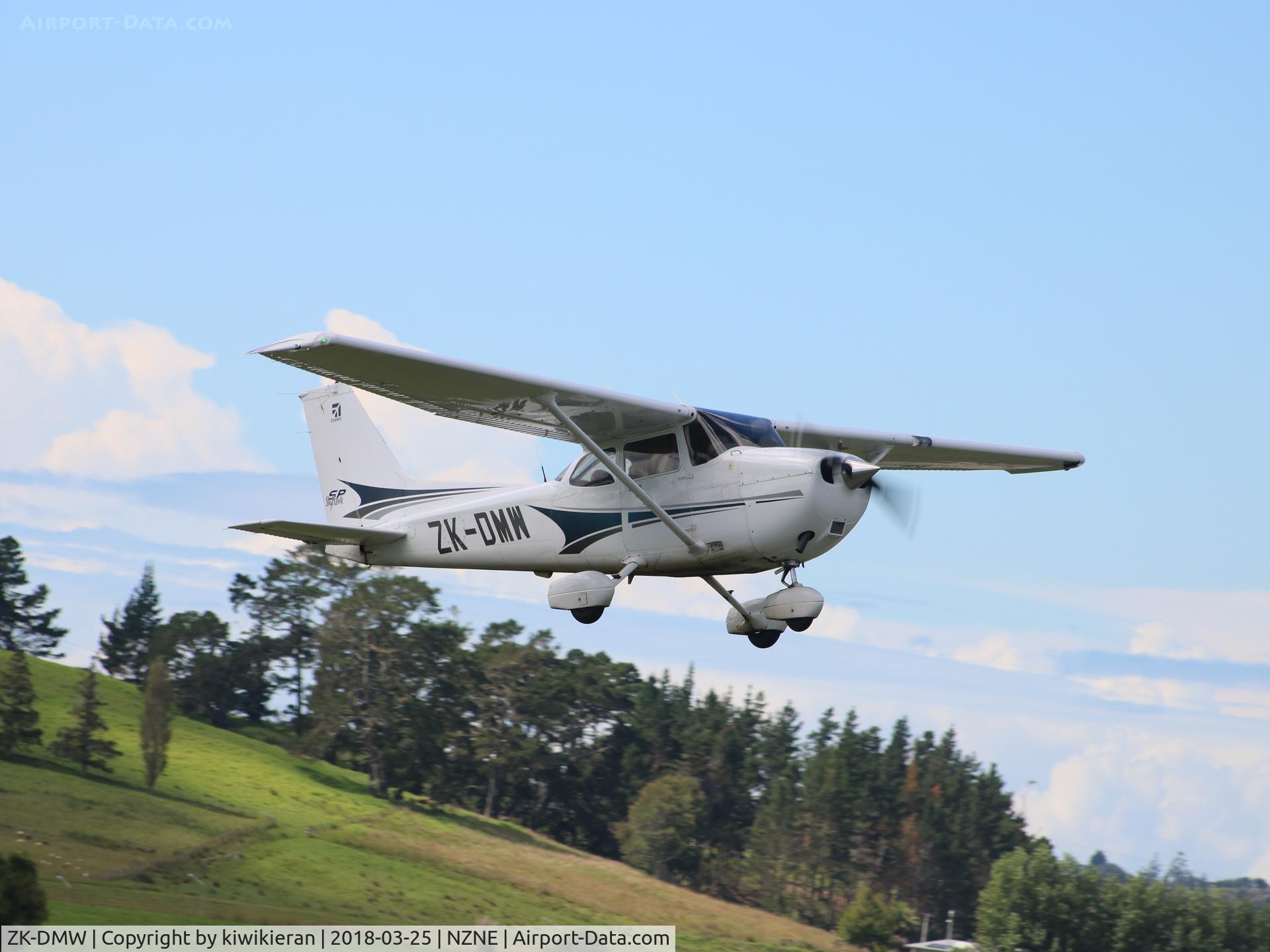 ZK-DMW, Cessna 172S C/N 172S9620, At NZNE
