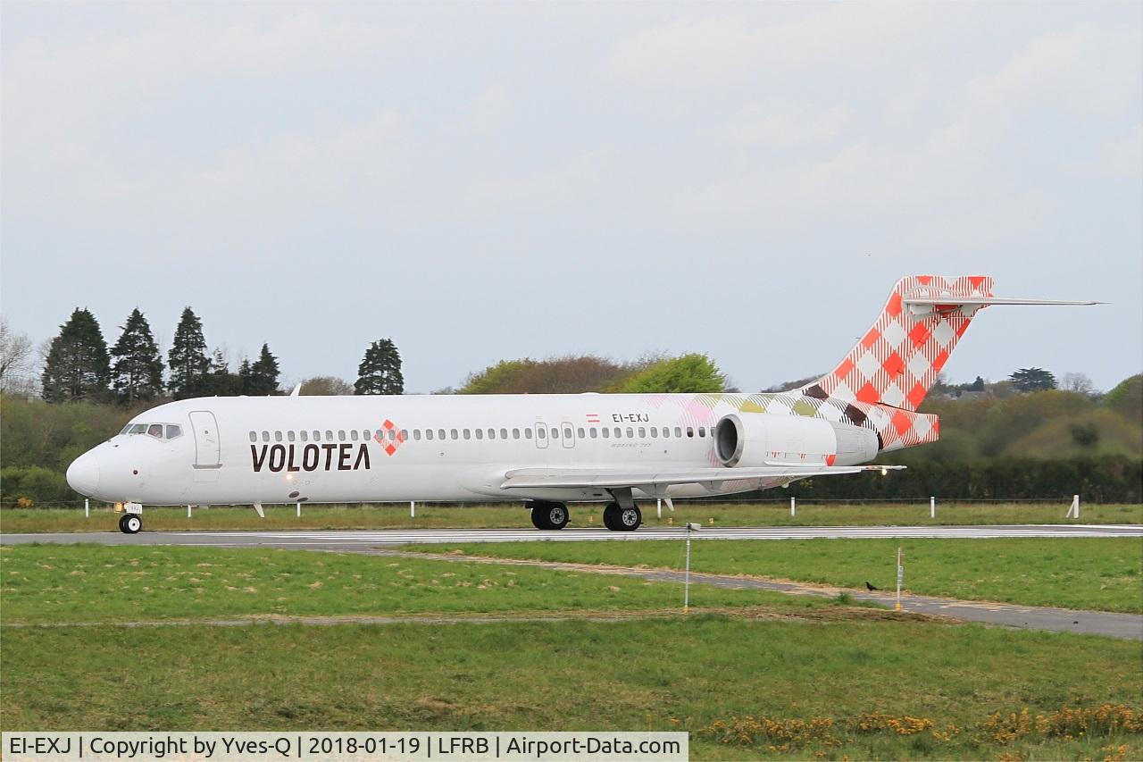 EI-EXJ, 2003 Boeing 717-2BL C/N 55176, Boeing 717-2BL, Take off run rwy 25L, Brest-Bretagne airport (LFRB-BES)