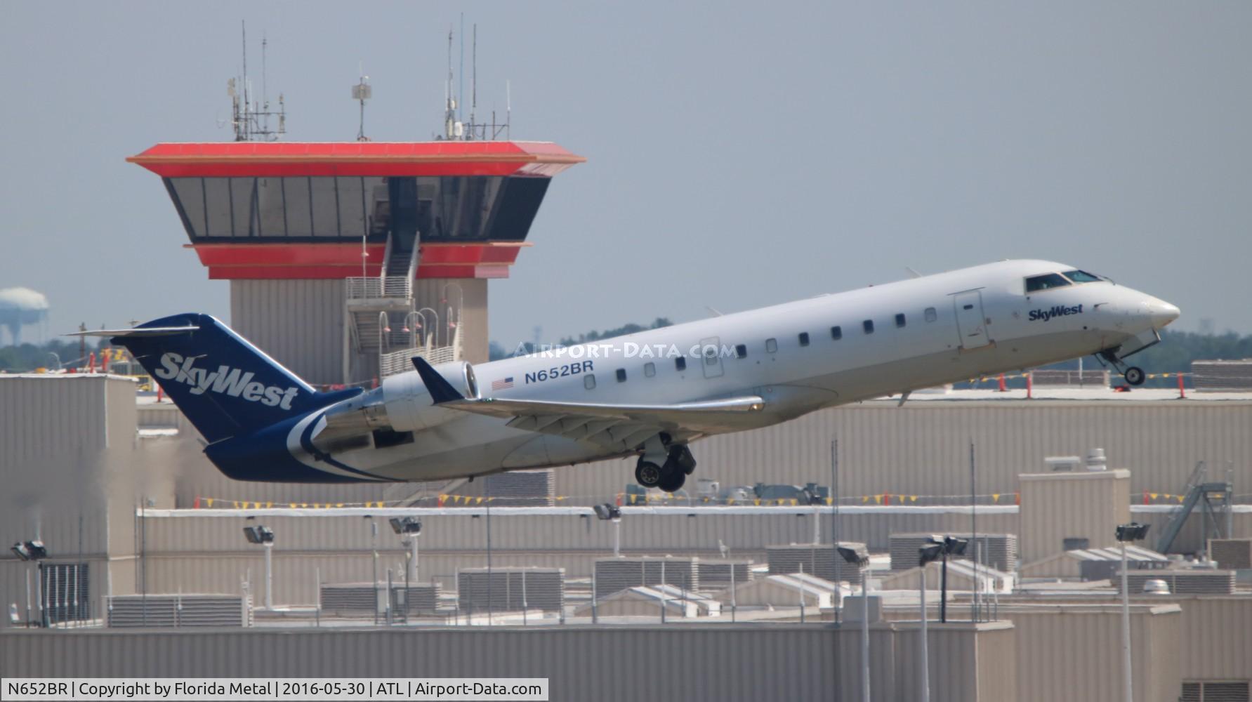 N652BR, 2000 Bombardier CRJ-200ER (CL-600-2B19) C/N 7429, Skywest