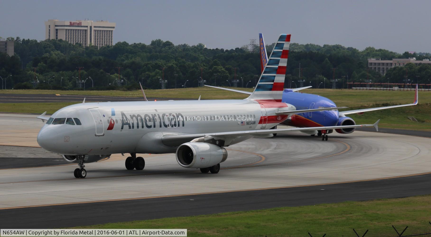 N654AW, 1999 Airbus A320-232 C/N 1050, American