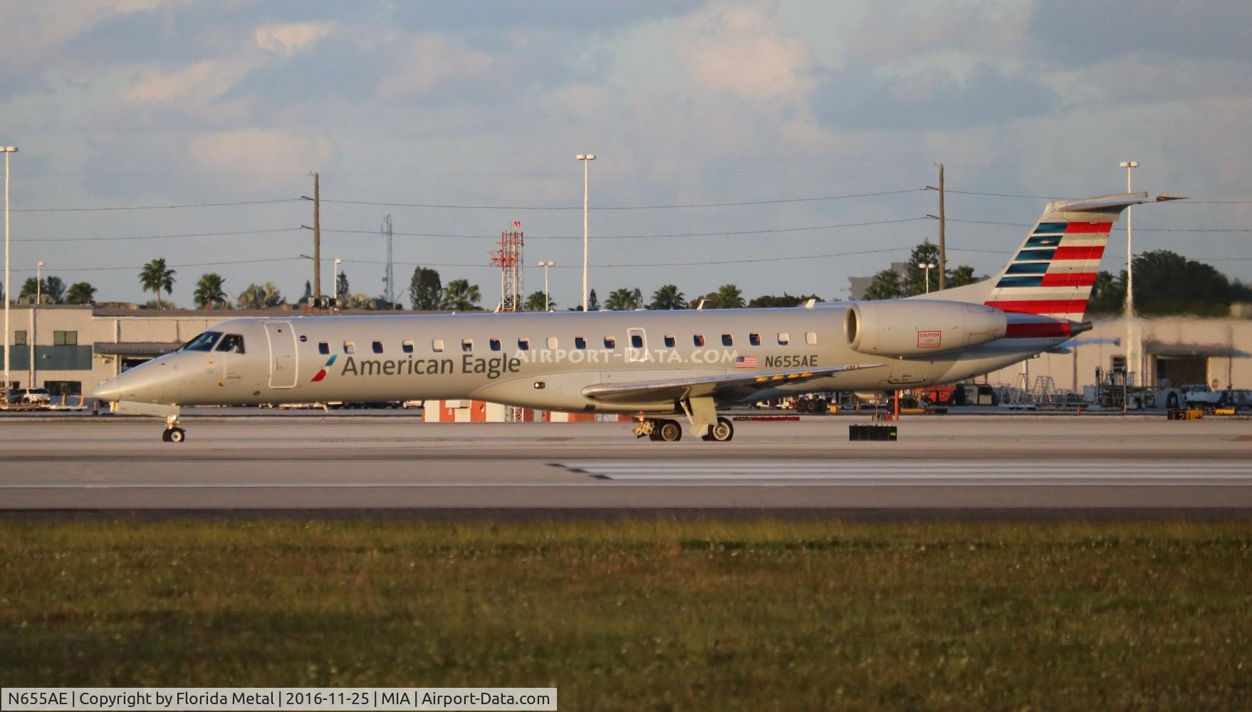 N655AE, 2001 Embraer ERJ-145LR (EMB-145LR) C/N 145452, American Eagle