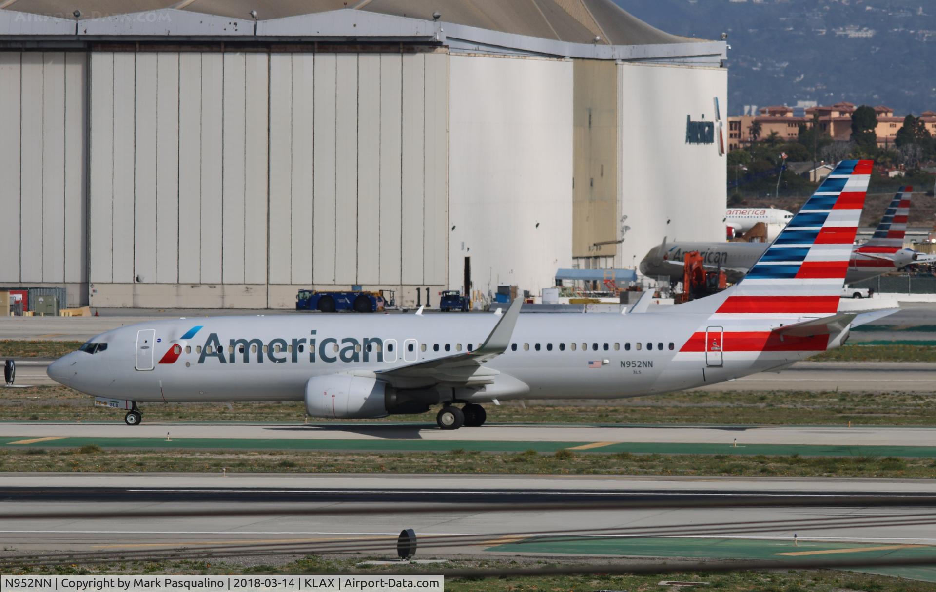 N952NN, 2014 Boeing 737-823 C/N 31196, Boeing 737-800