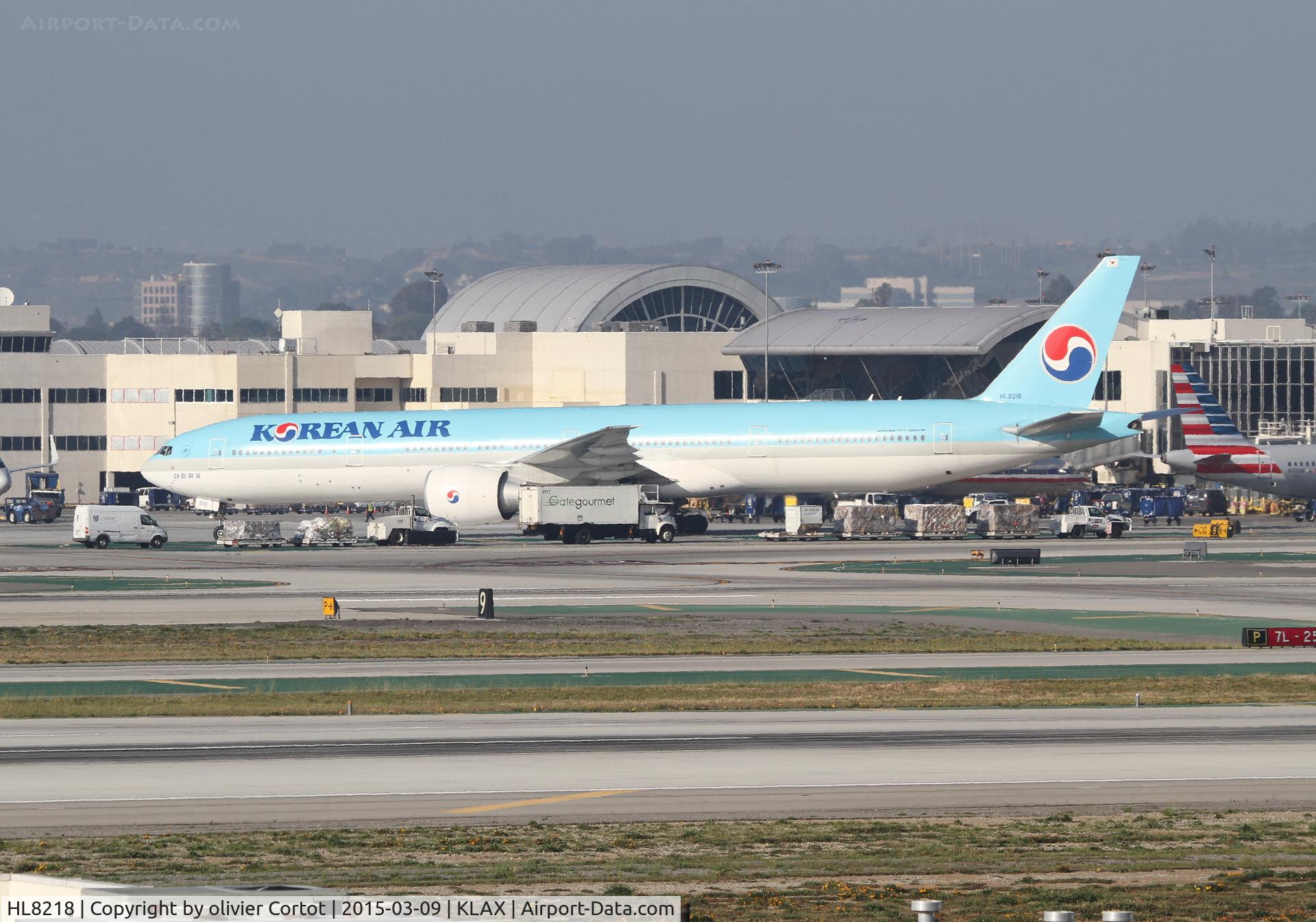 HL8218, 2011 Boeing 777-3B5/ER C/N 37649, The sun of California