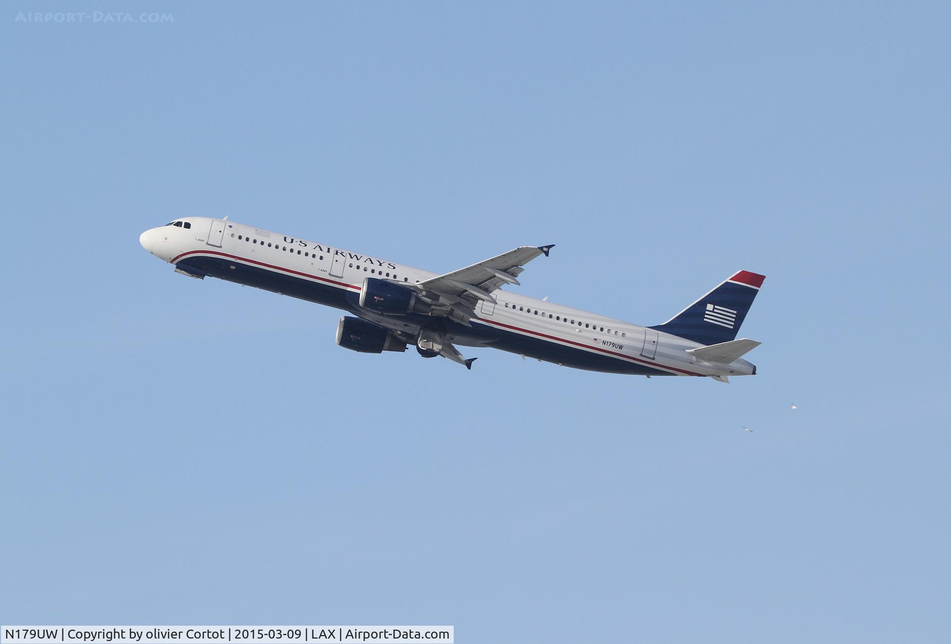 N179UW, 2001 Airbus A321-211 C/N 1521, taking off