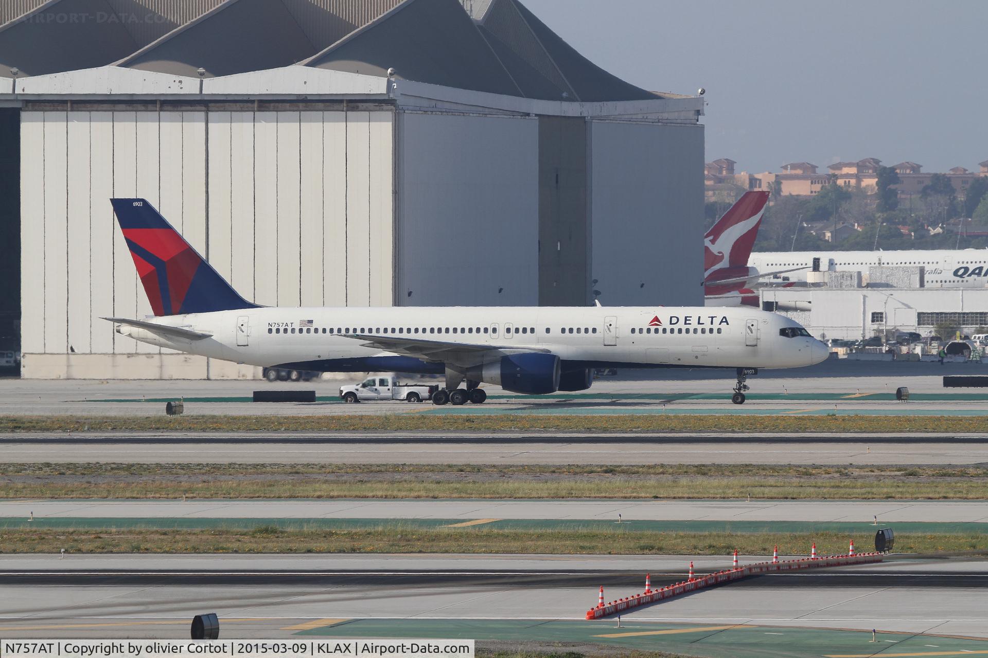 N757AT, 1984 Boeing 757-212 C/N 23127, Los Angeles airport