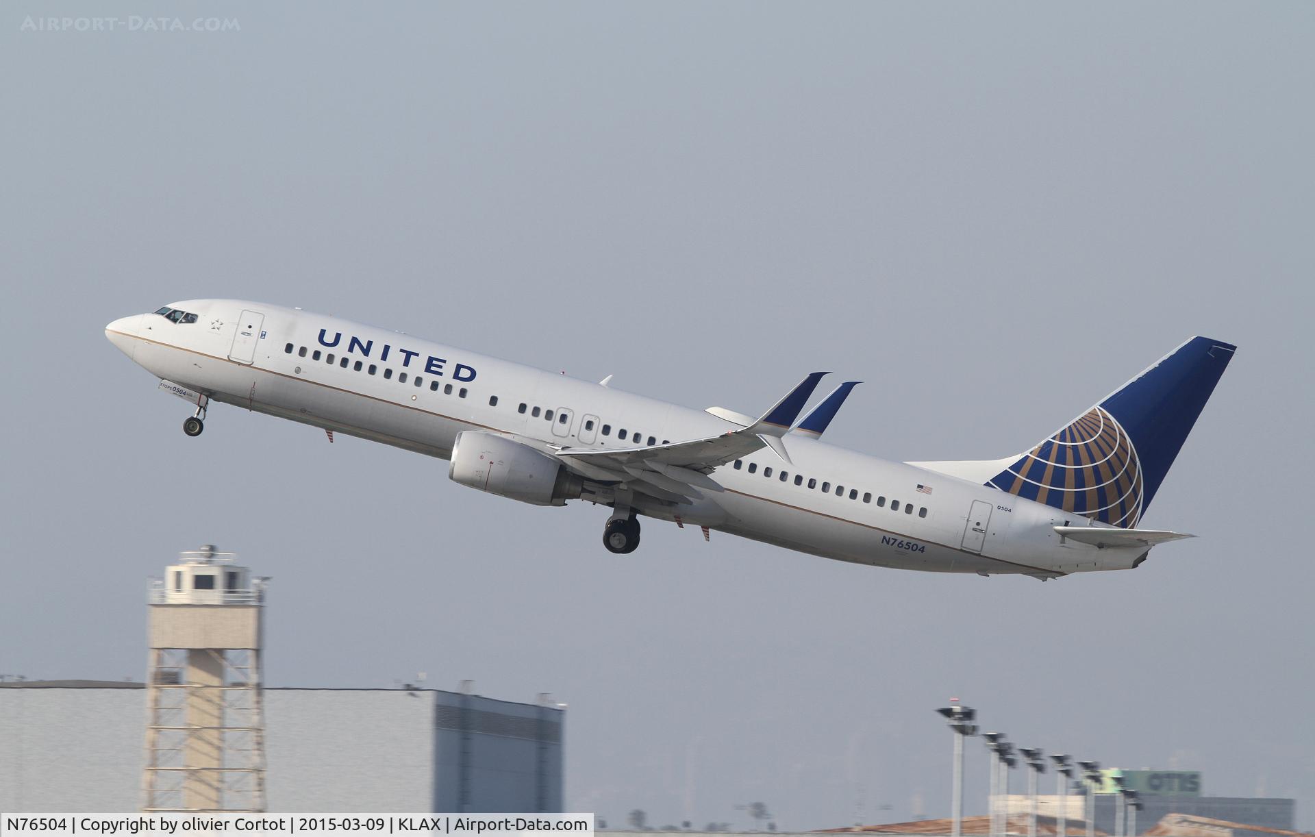 N76504, 2006 Boeing 737-824 C/N 31604, Leaving LA