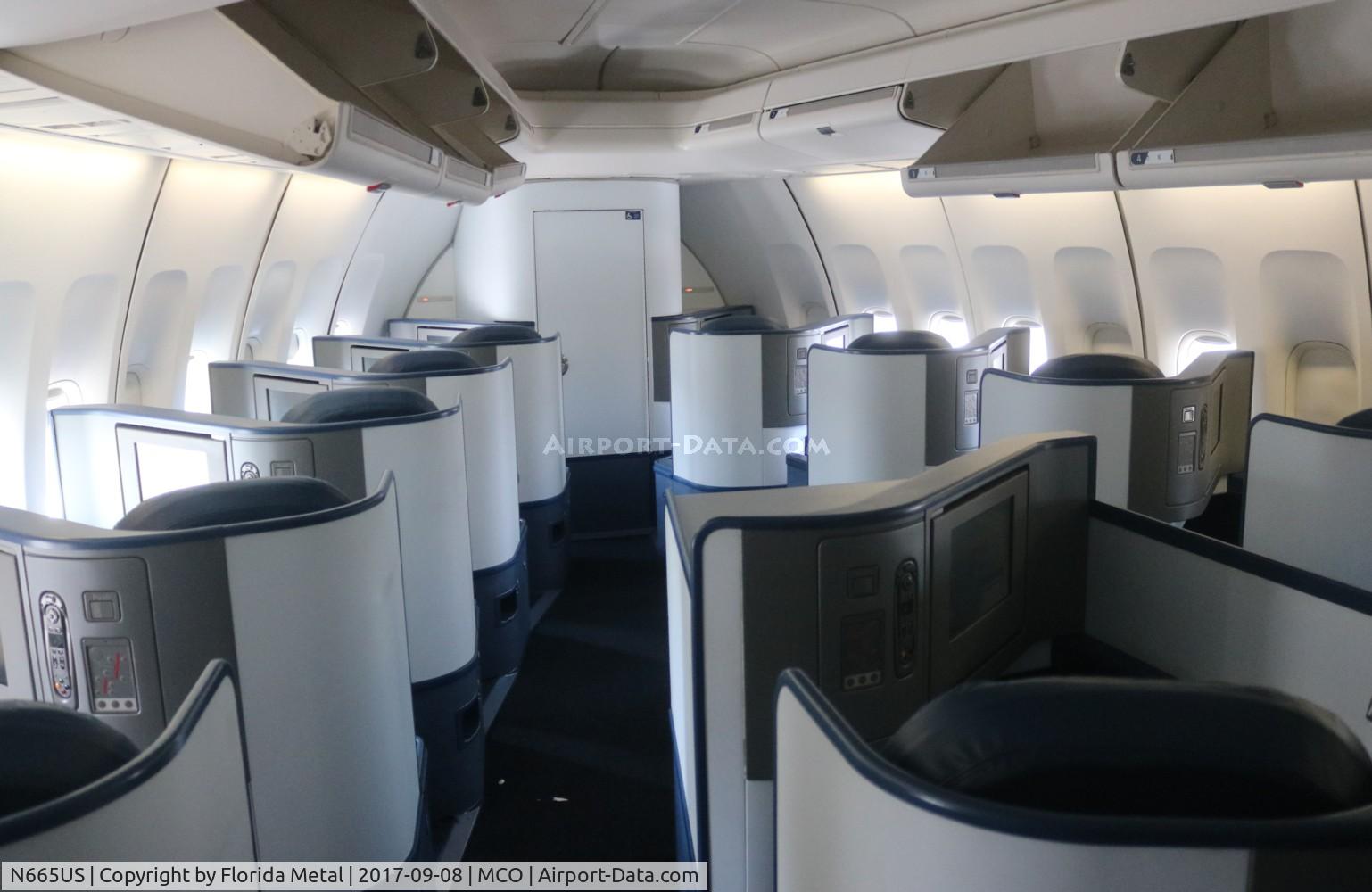 N665US, 1989 Boeing 747-451 C/N 23820, Delta interior