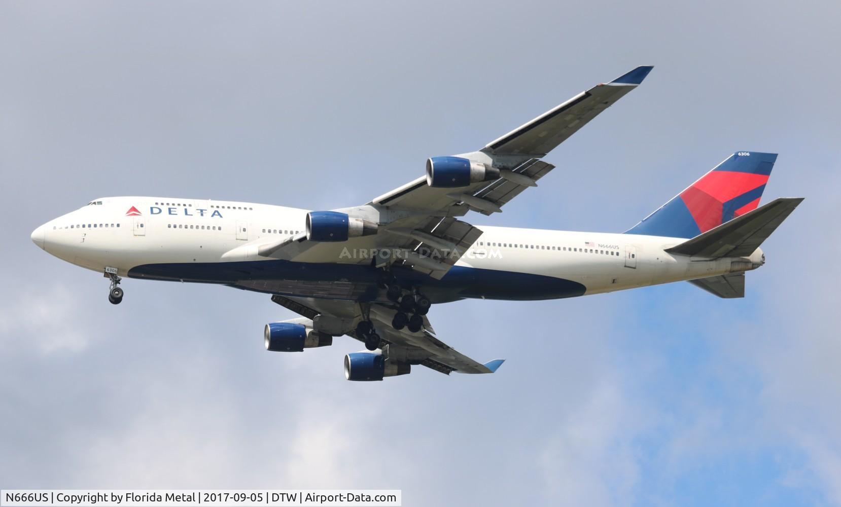 N666US, 1989 Boeing 747-451 C/N 23821, Delta
