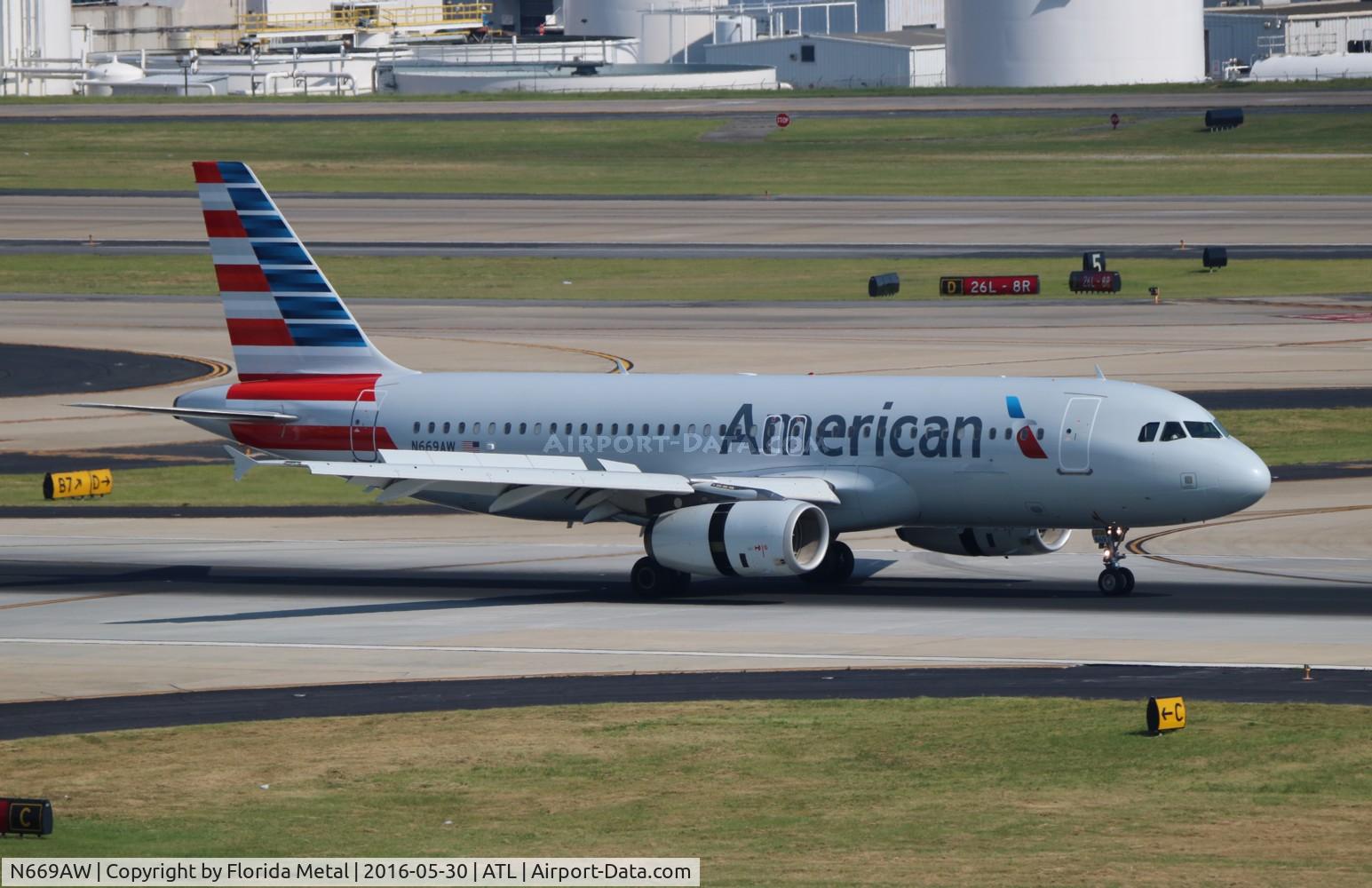 N669AW, 2002 Airbus A320-232 C/N 1792, American