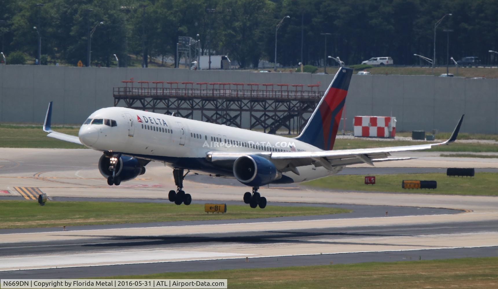 N669DN, 1991 Boeing 757-232 C/N 25142, Delta