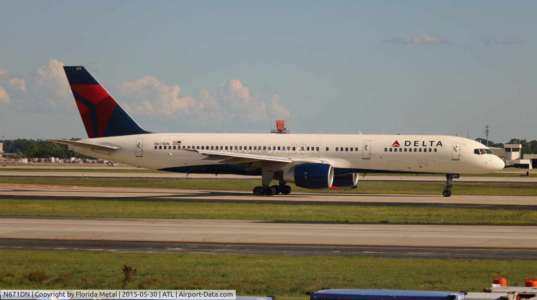 N671DN, 1992 Boeing 757-232 C/N 25332, Delta