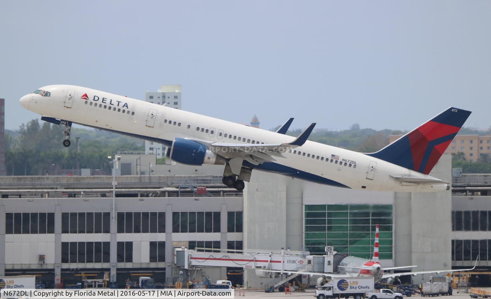 N672DL, 1992 Boeing 757-232 C/N 25977, Delta
