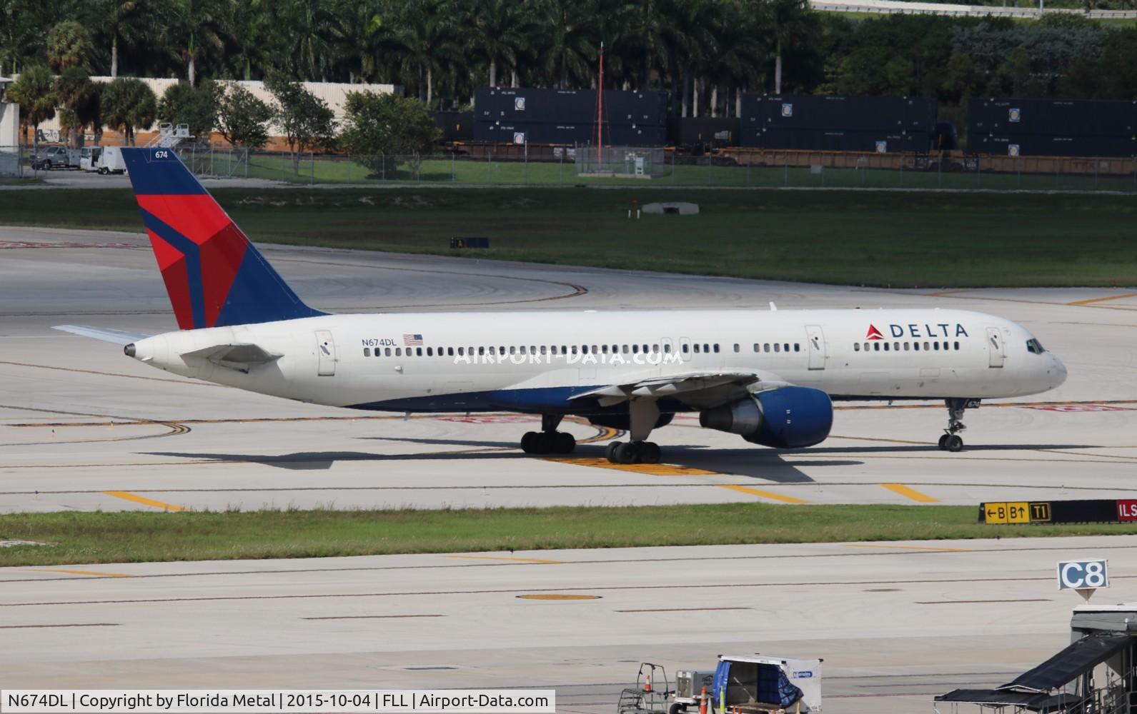 N674DL, 1992 Boeing 757-232 C/N 25979, Delta