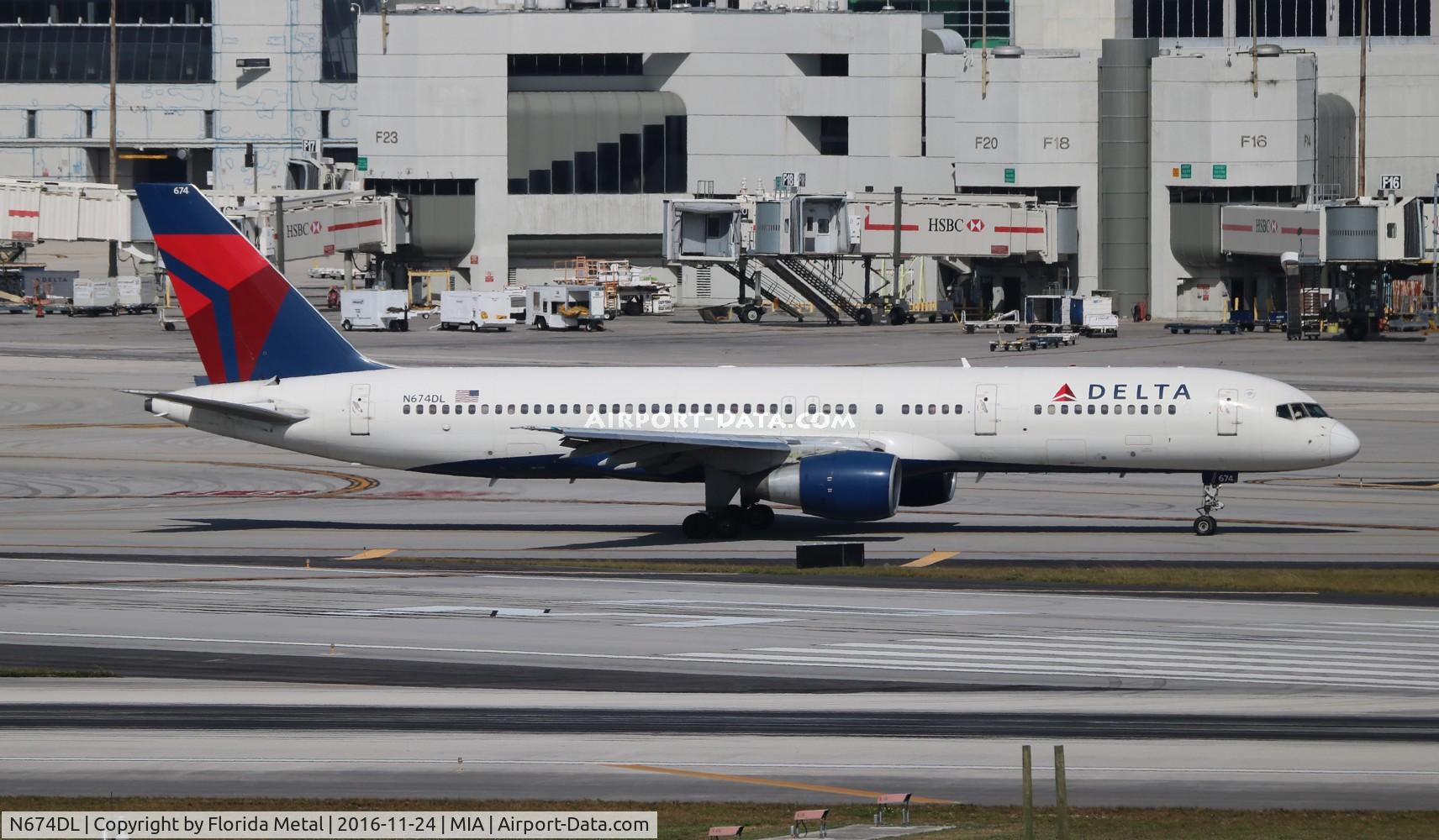 N674DL, 1992 Boeing 757-232 C/N 25979, Delta