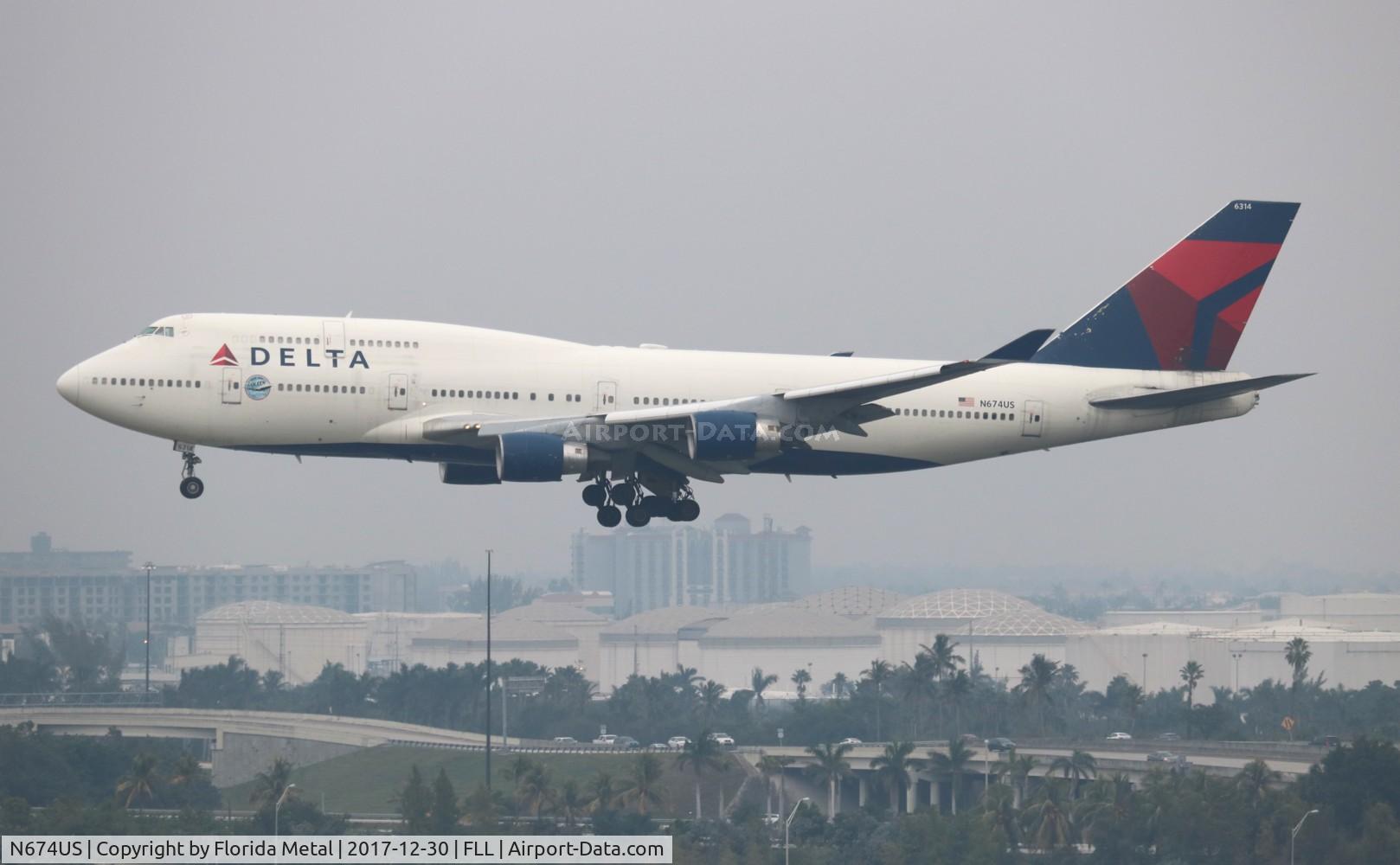 N674US, 1999 Boeing 747-451 C/N 30269, Delta
