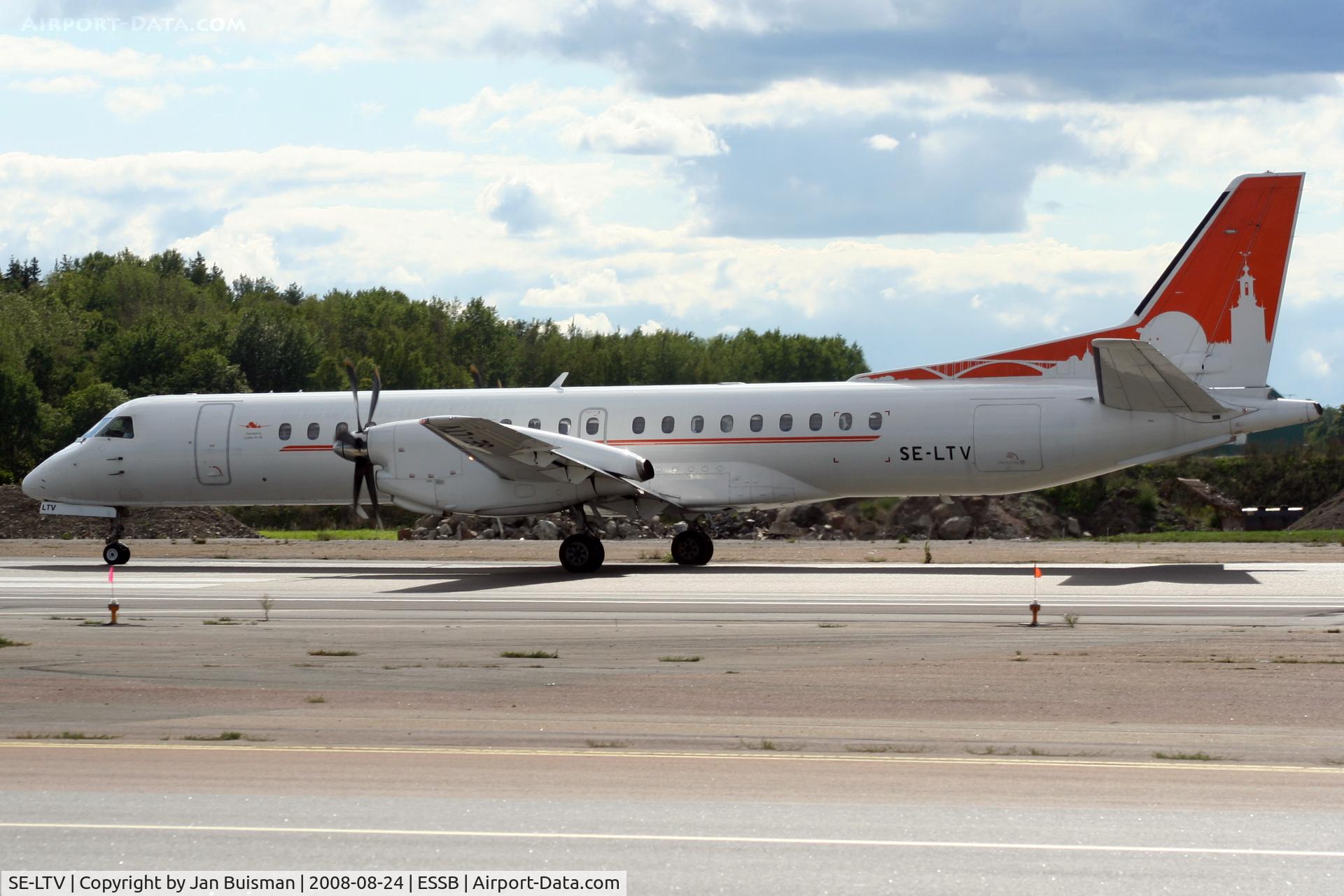 SE-LTV, 1999 Saab 2000 C/N 2000-063, Golden Air