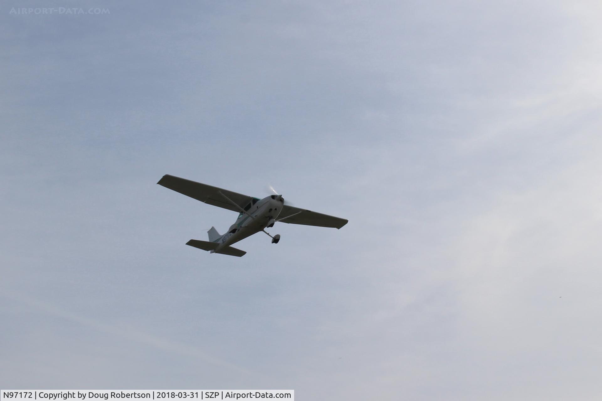 N97172, 1984 Cessna 172P C/N 17276162, 1984 Cessna 172P SKYHAWK, Lycoming O-320-D2J 160 Hp, takeoff climb Rwy 22