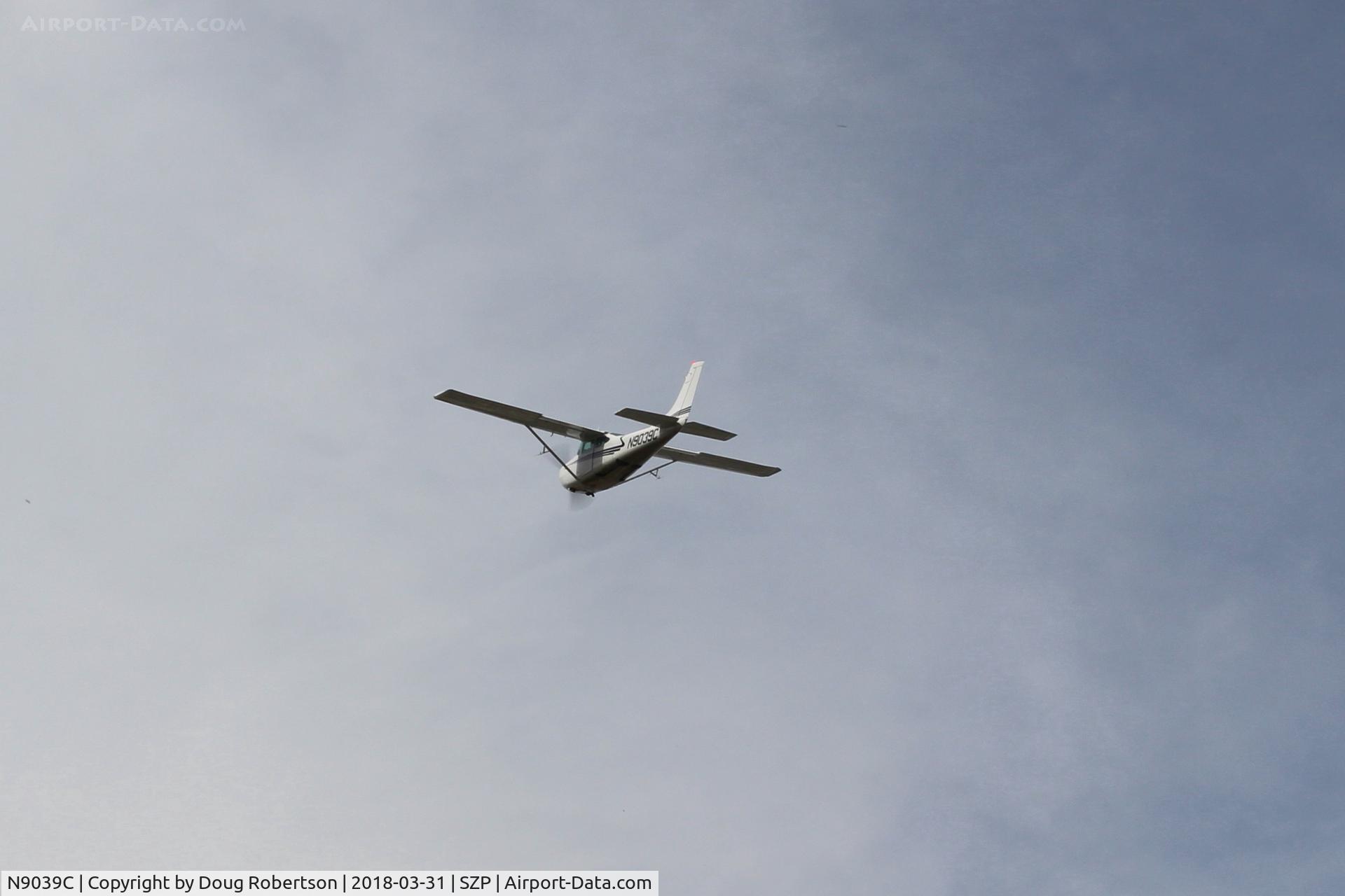 N9039C, 1978 Cessna R182 Skylane RG C/N R18200378, 1978 Cessna R182 SKYLANE RG, Lycoming O-540-U 230 Hp, takeoff climb Rwy 22