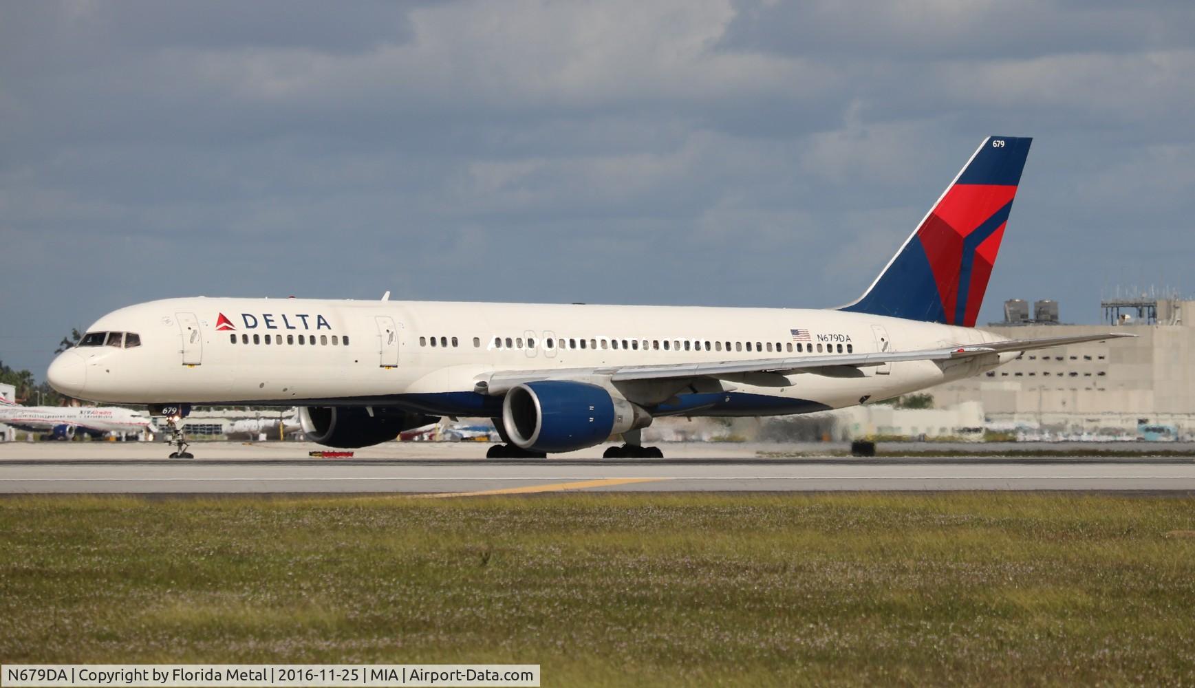 N679DA, 1992 Boeing 757-232 C/N 26955, Delta