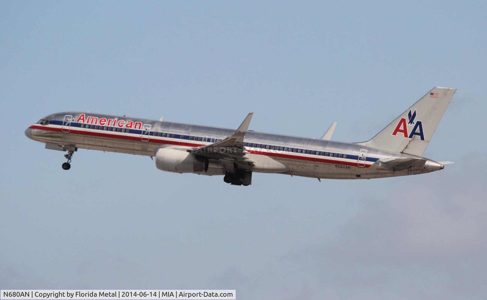 N680AN, 1999 Boeing 757-223 C/N 29590, American