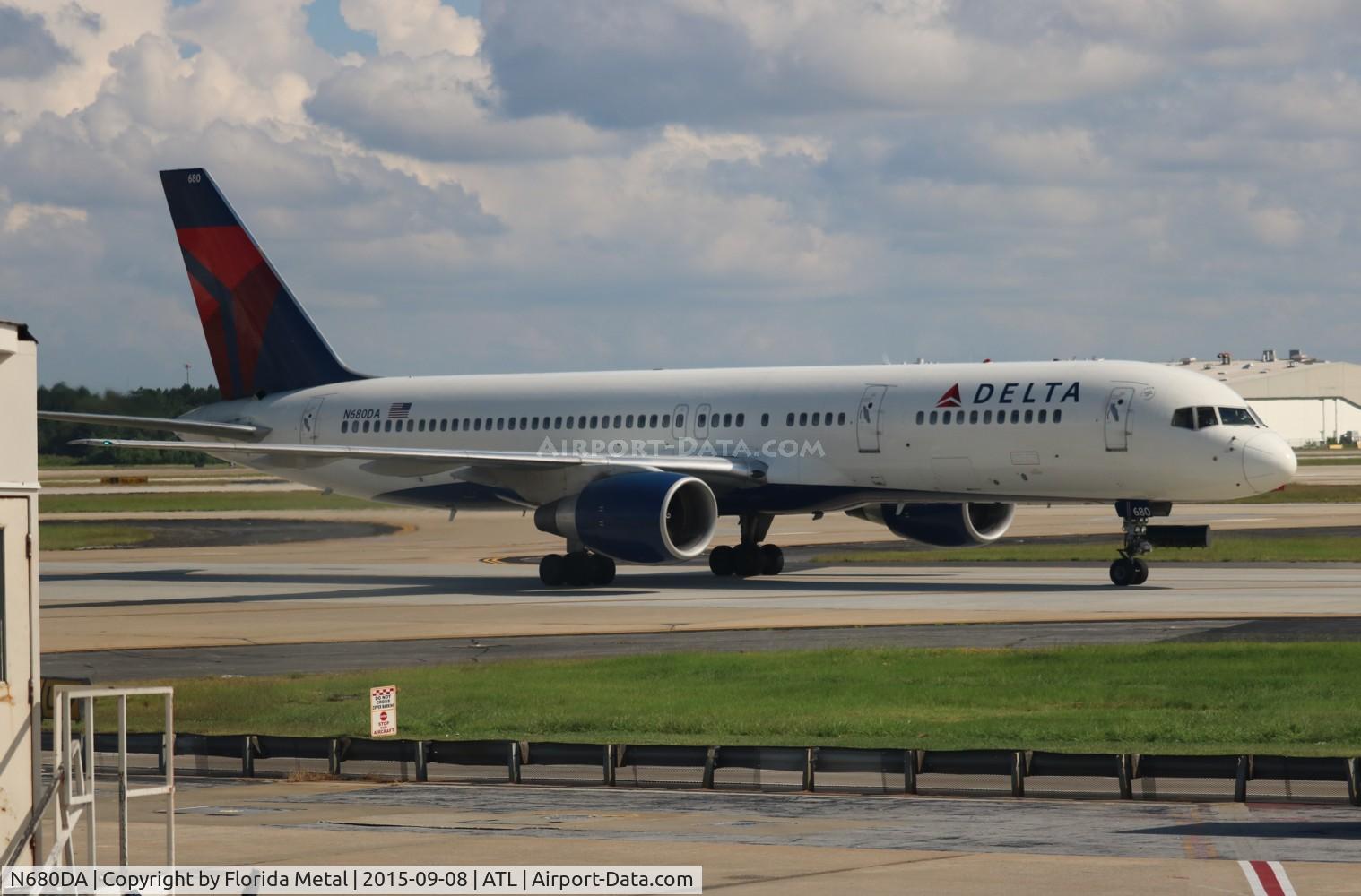 N680DA, 1992 Boeing 757-232 C/N 26956, Delta