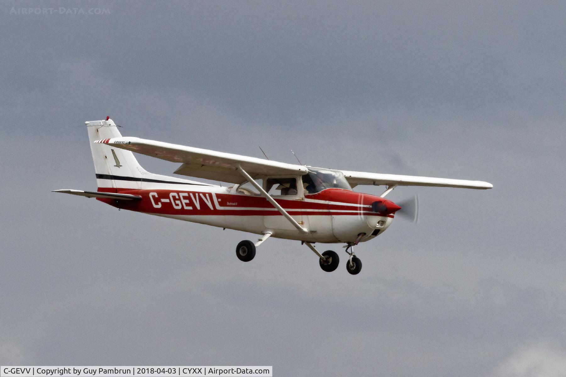 C-GEVV, 1976 Cessna 172M C/N 17267402, Landing