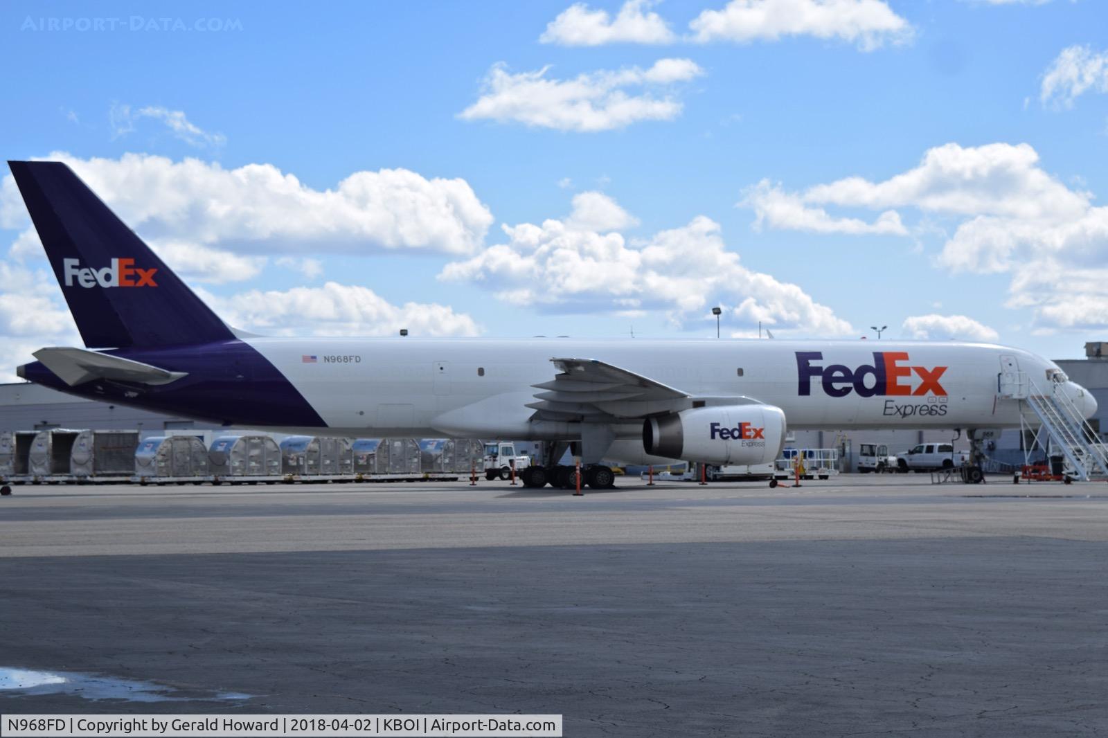 N968FD, 1995 Boeing 757-28A C/N 26274, Parked on the FedEx ramp.
