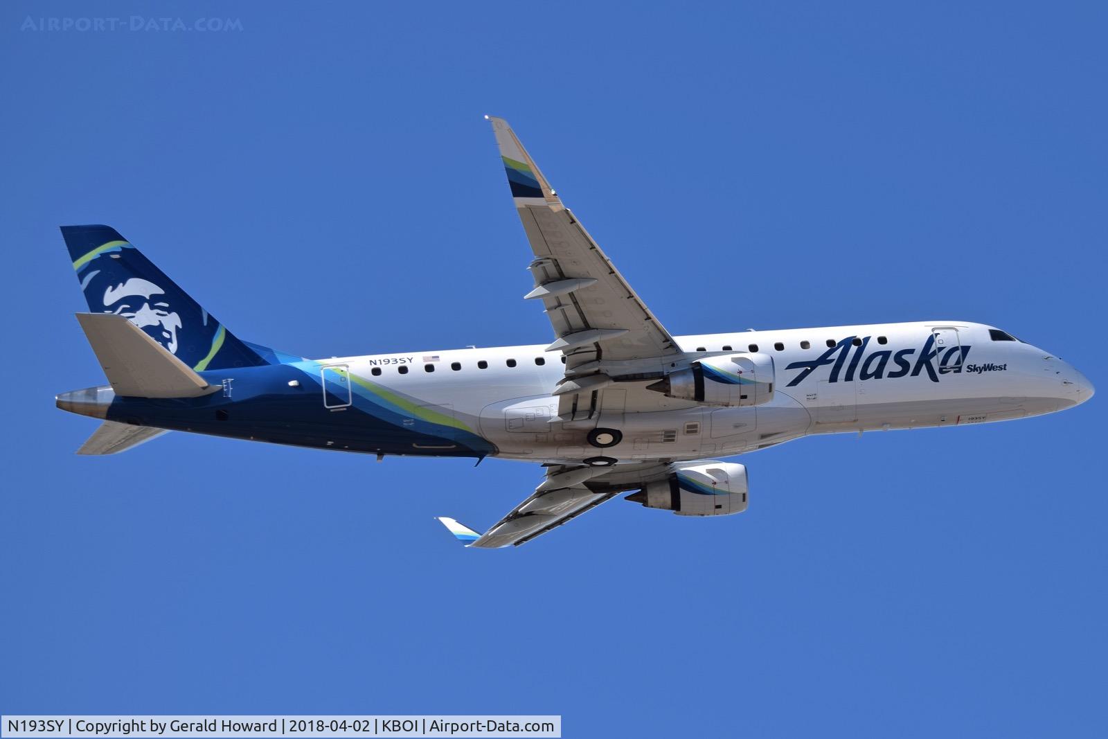 N193SY, 2017 Embraer 175LR (ERJ-170-200LR) C/N 17000690, Take off from RWY 28R.